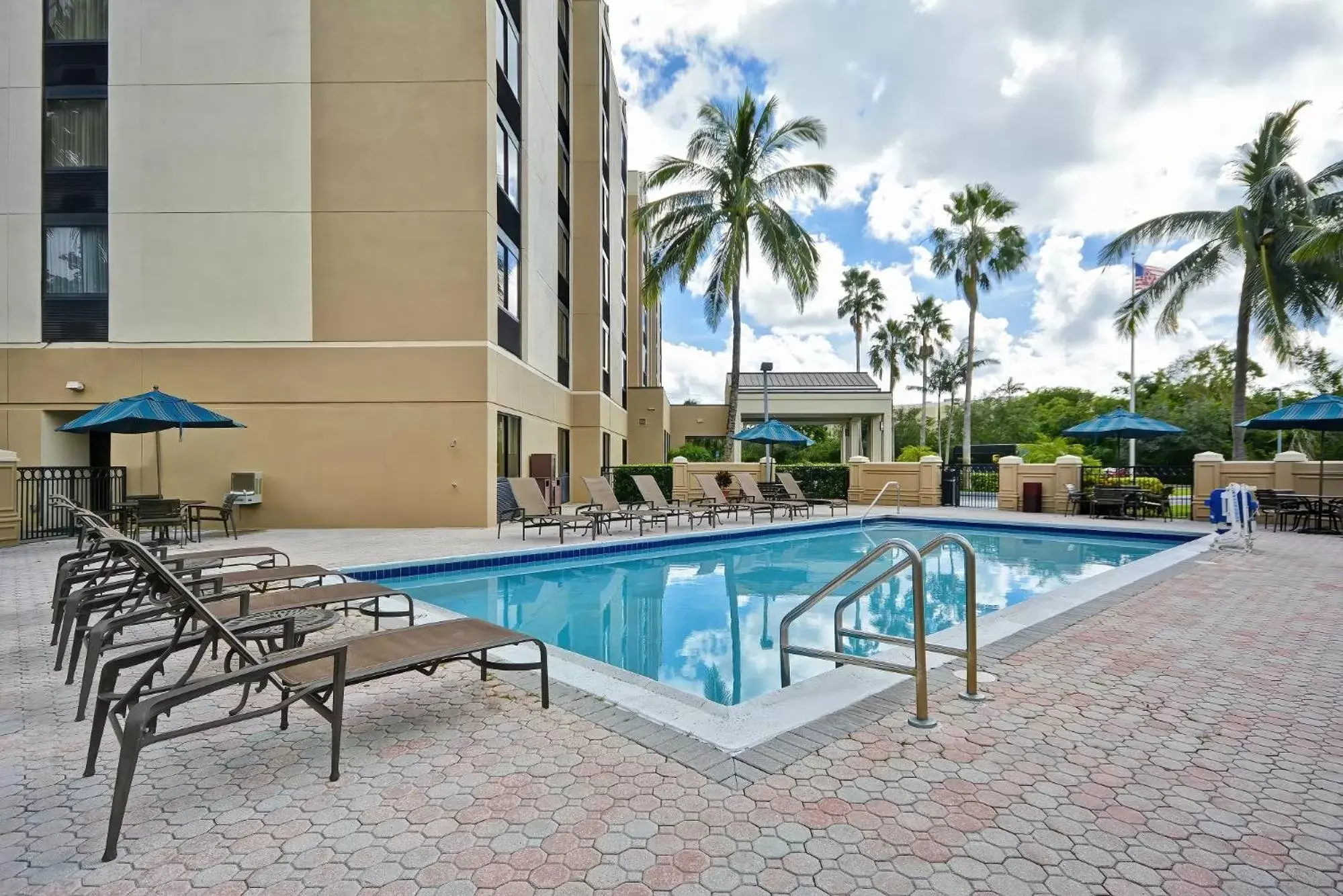 Swimming Pool in Hyatt Place Miami Airport-West/Doral