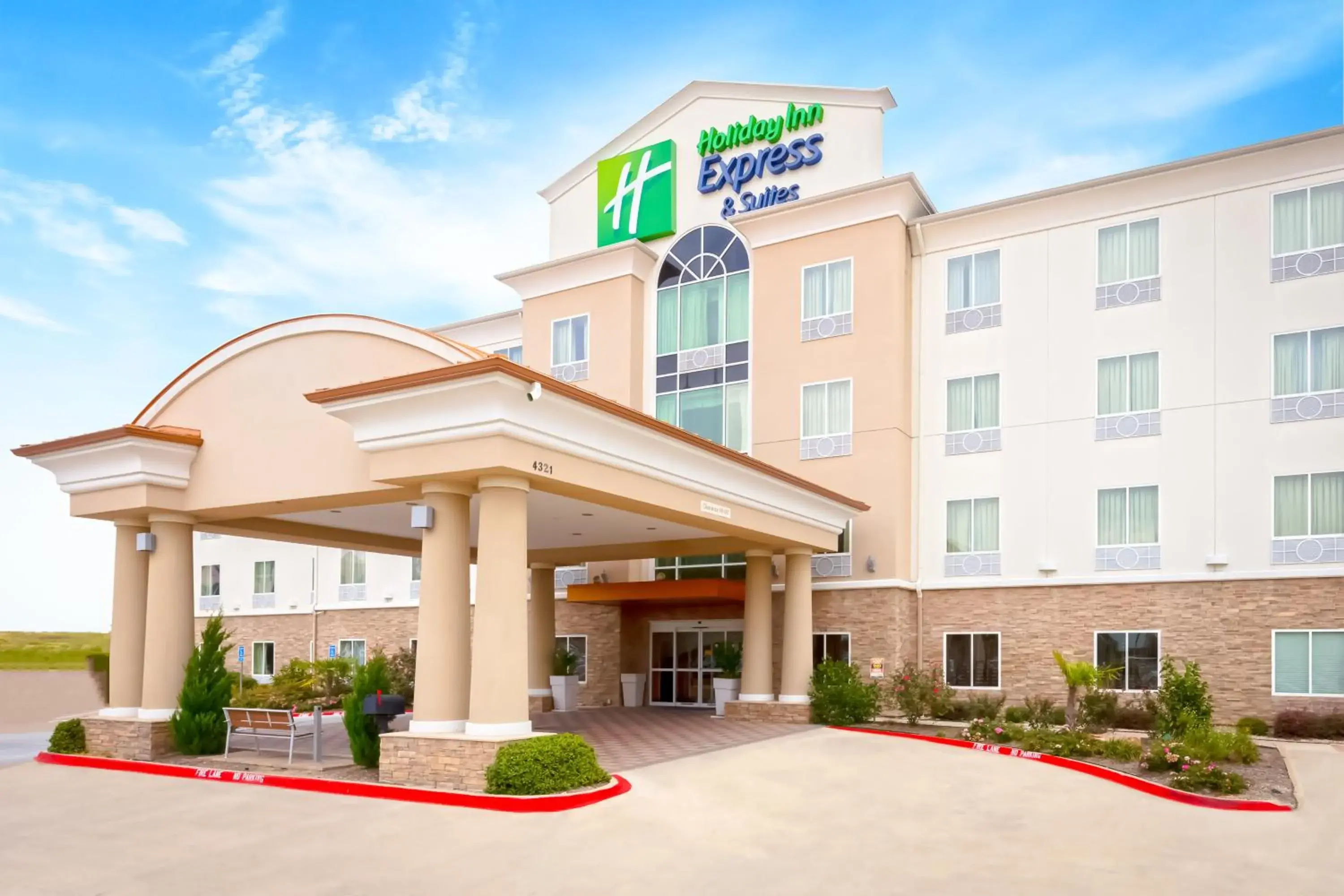 Property Building in Holiday Inn Express Hotel & Suites Dallas West