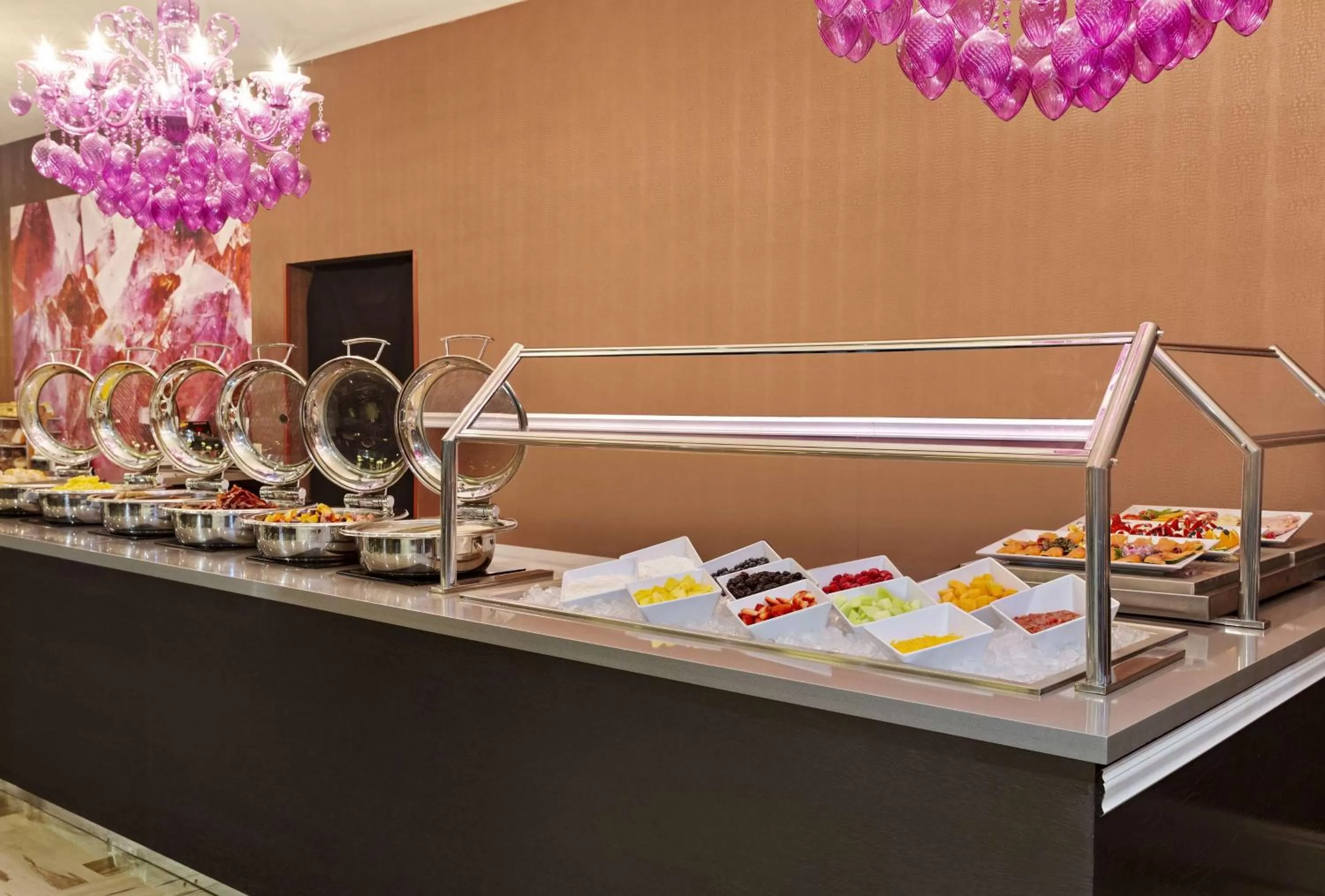 Breakfast in DoubleTree by Hilton Orlando East - UCF Area