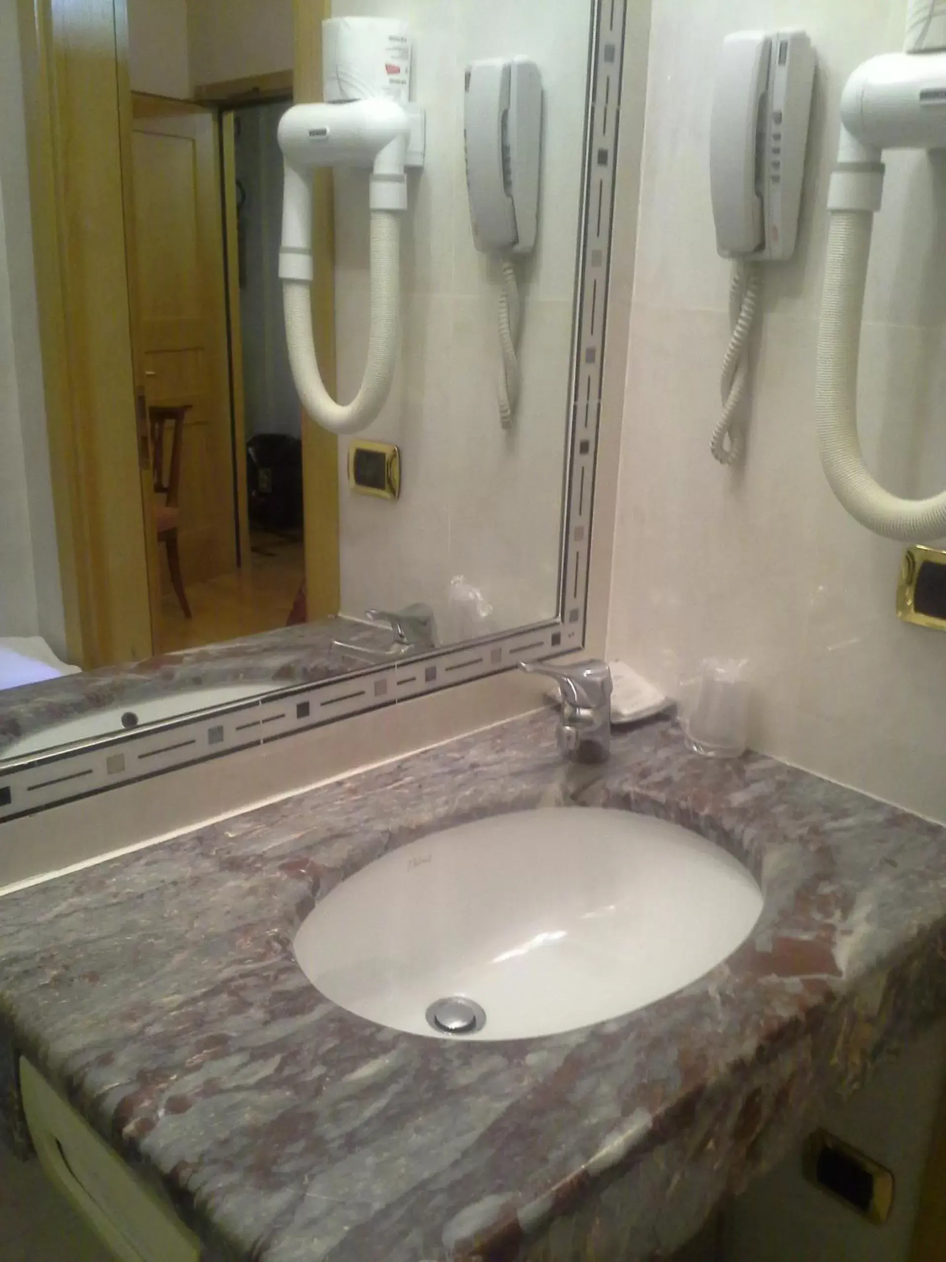 Bathroom in Hotel Bigallo