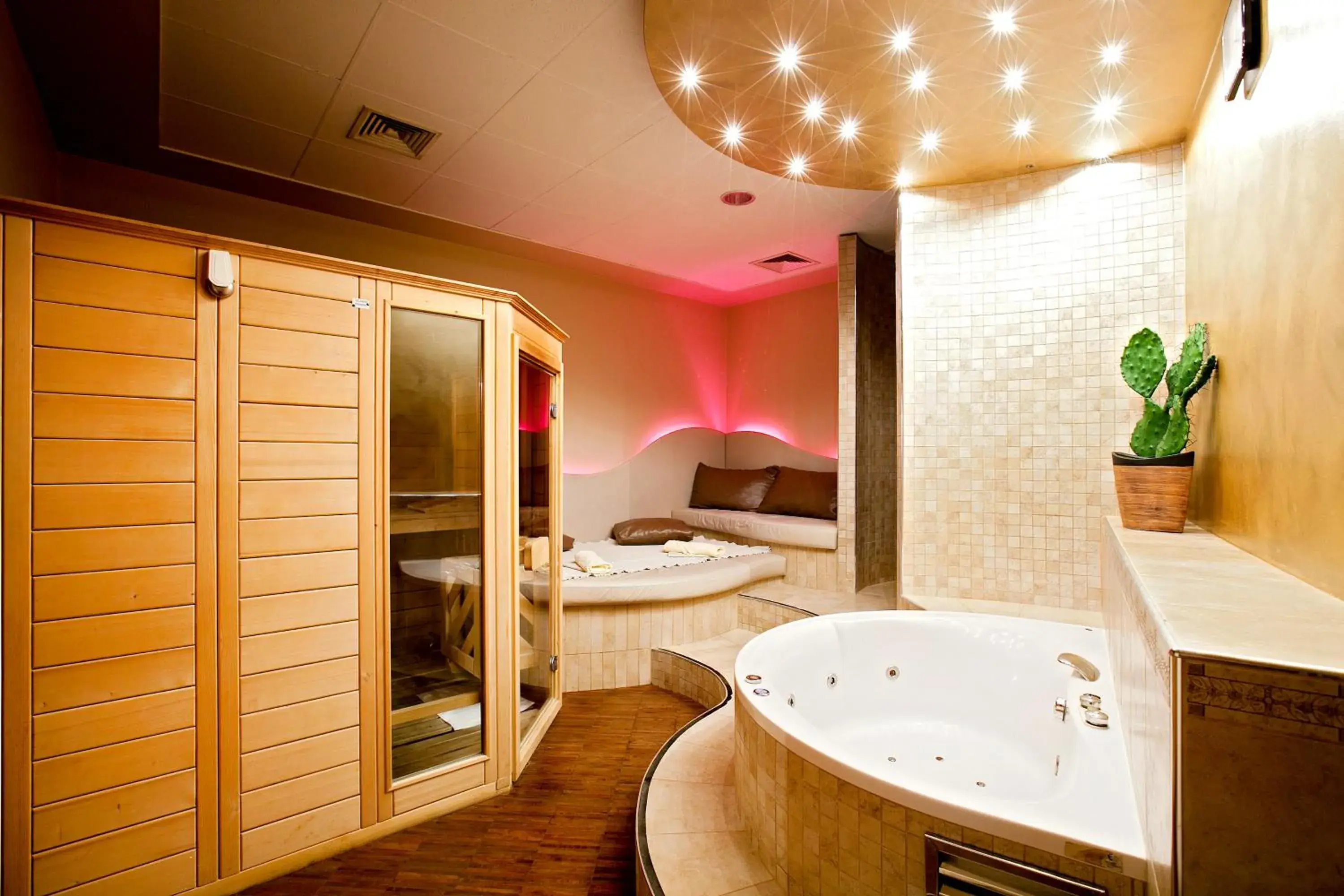 Spa and wellness centre/facilities, Bed in Hotel Paka Spa and wellness centre/facilities, Bed in Hotel Paka