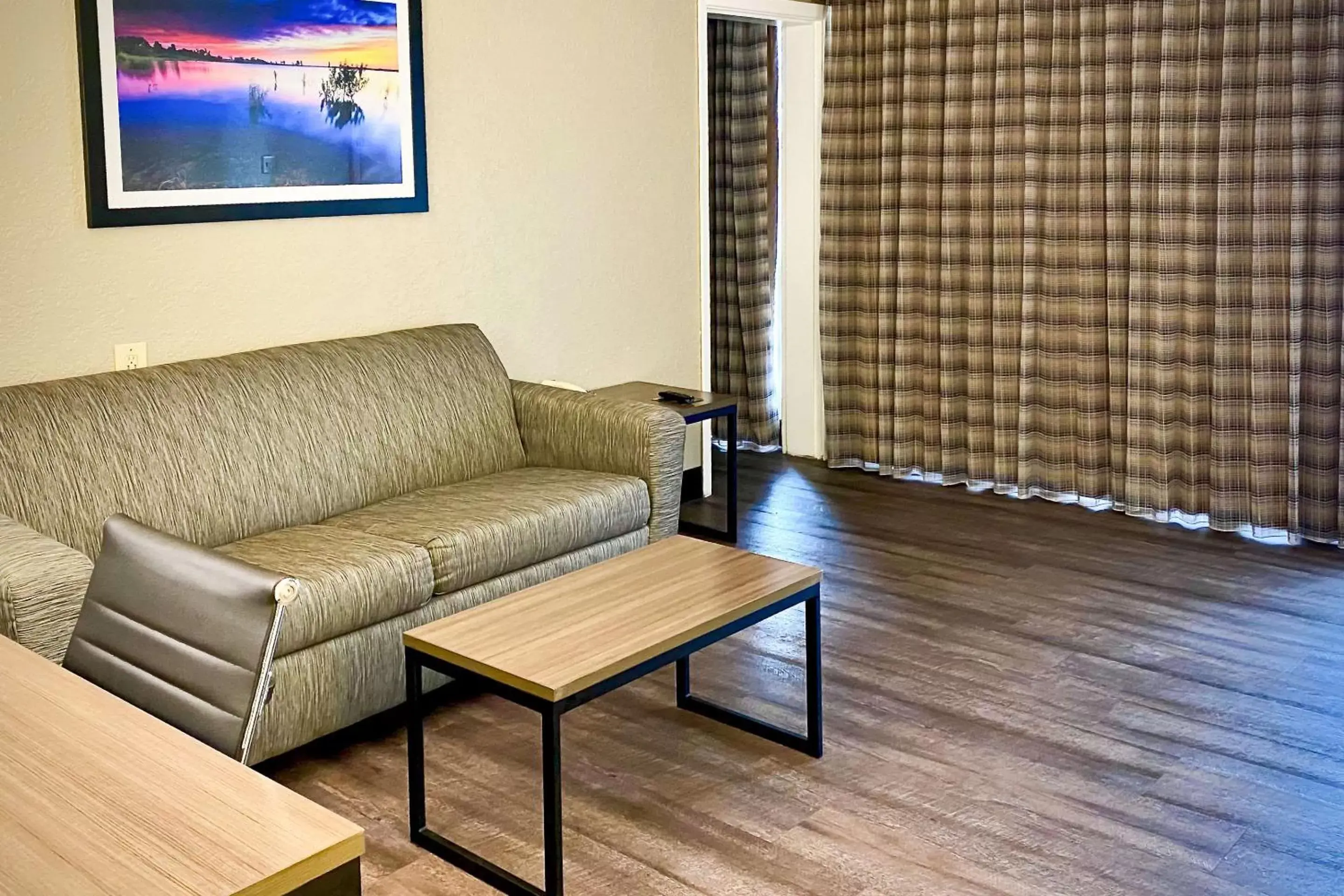 Bedroom, Seating Area in Quality Inn & Suites Airport