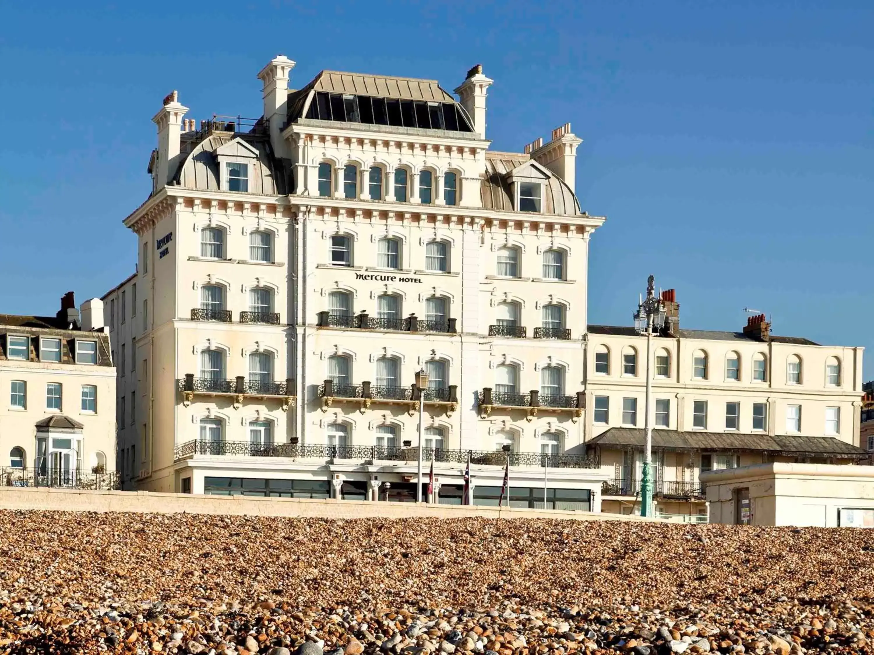 On site, Property Building in Mercure Brighton Seafront Hotel