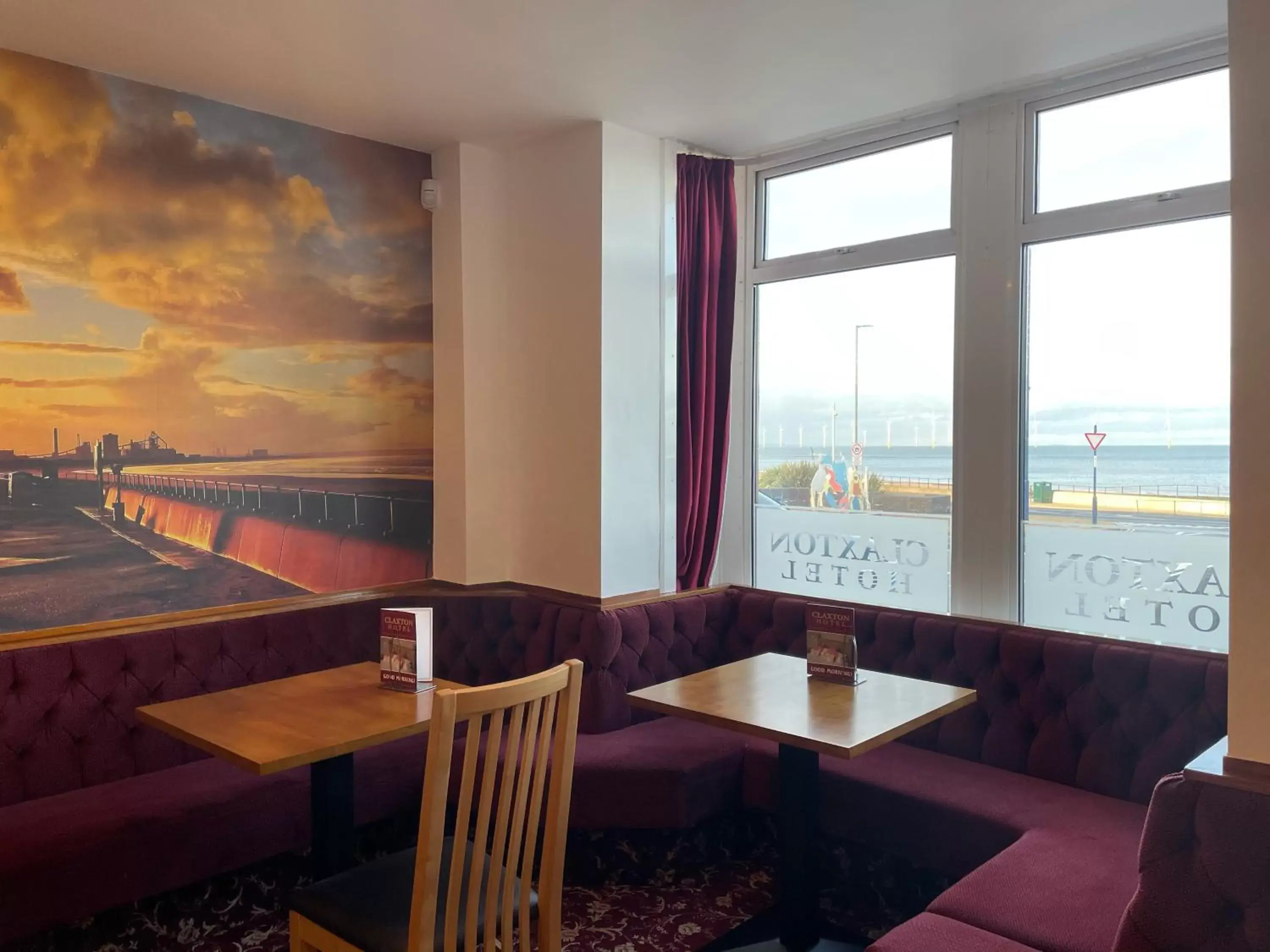 Dining area in Claxton Hotel