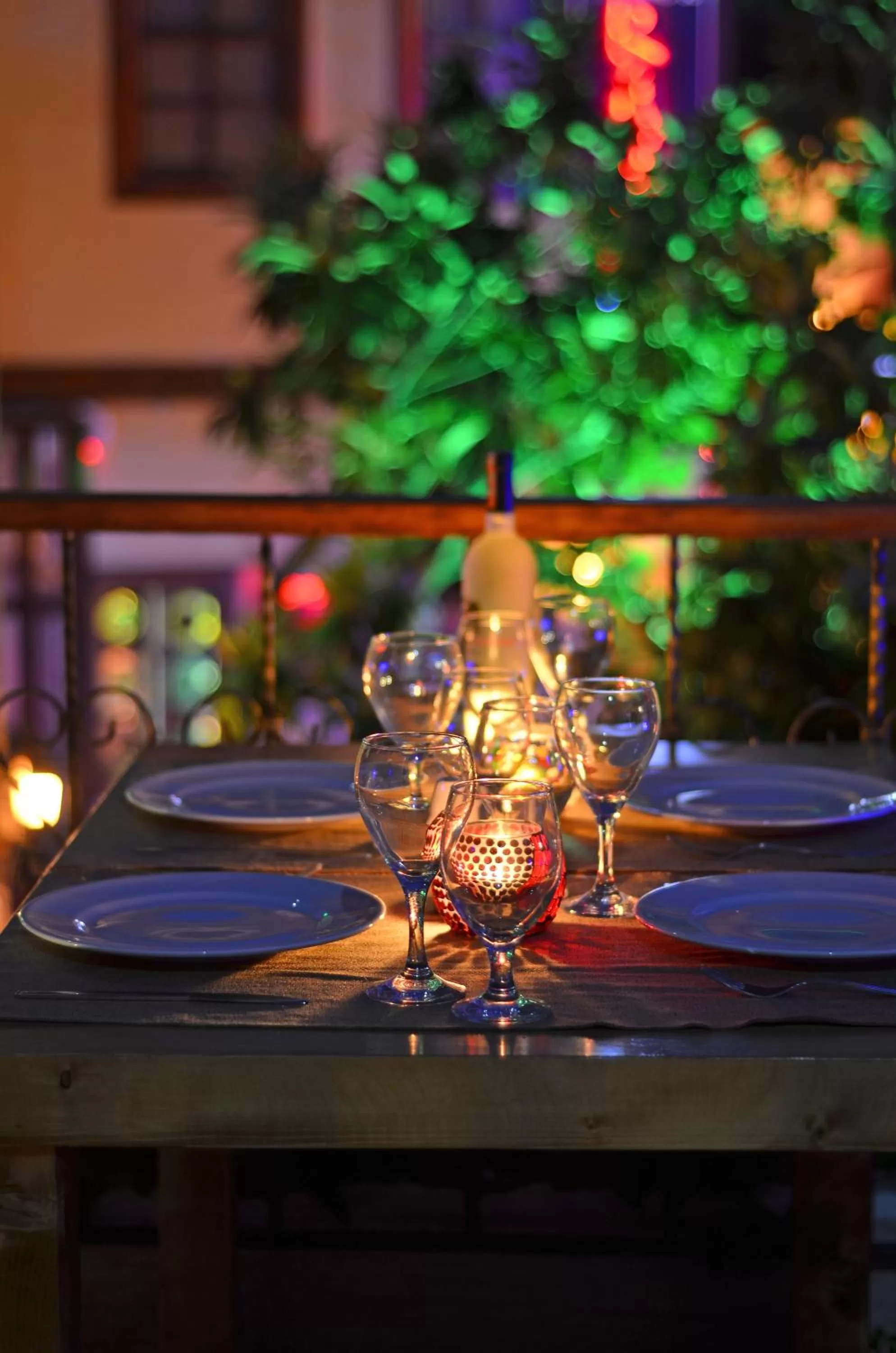 Restaurant/places to eat in Mia Hotel