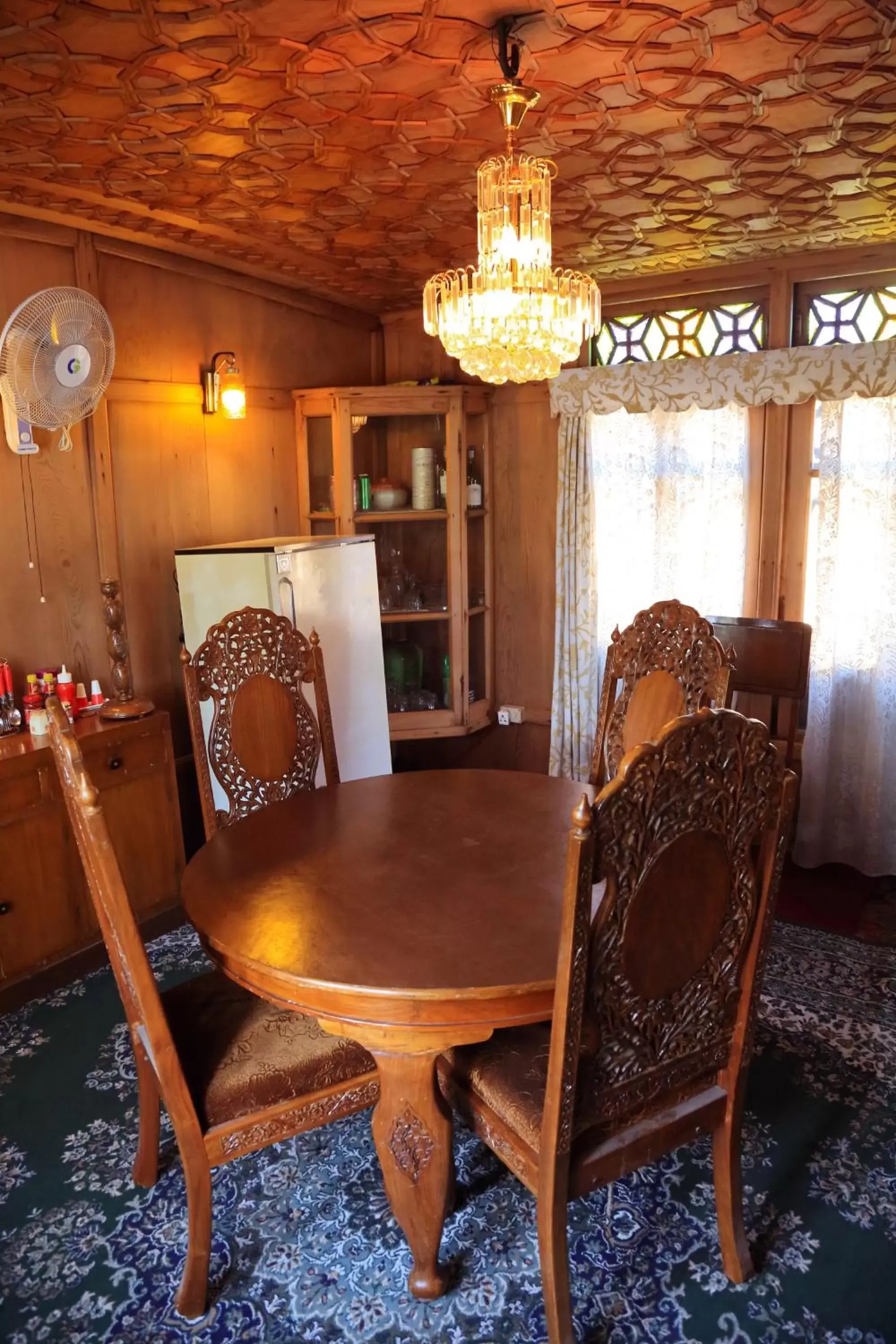 Restaurant/places to eat in Houseboat Zaindari Palace Restaurant/places to eat in Houseboat Zaindari Palace