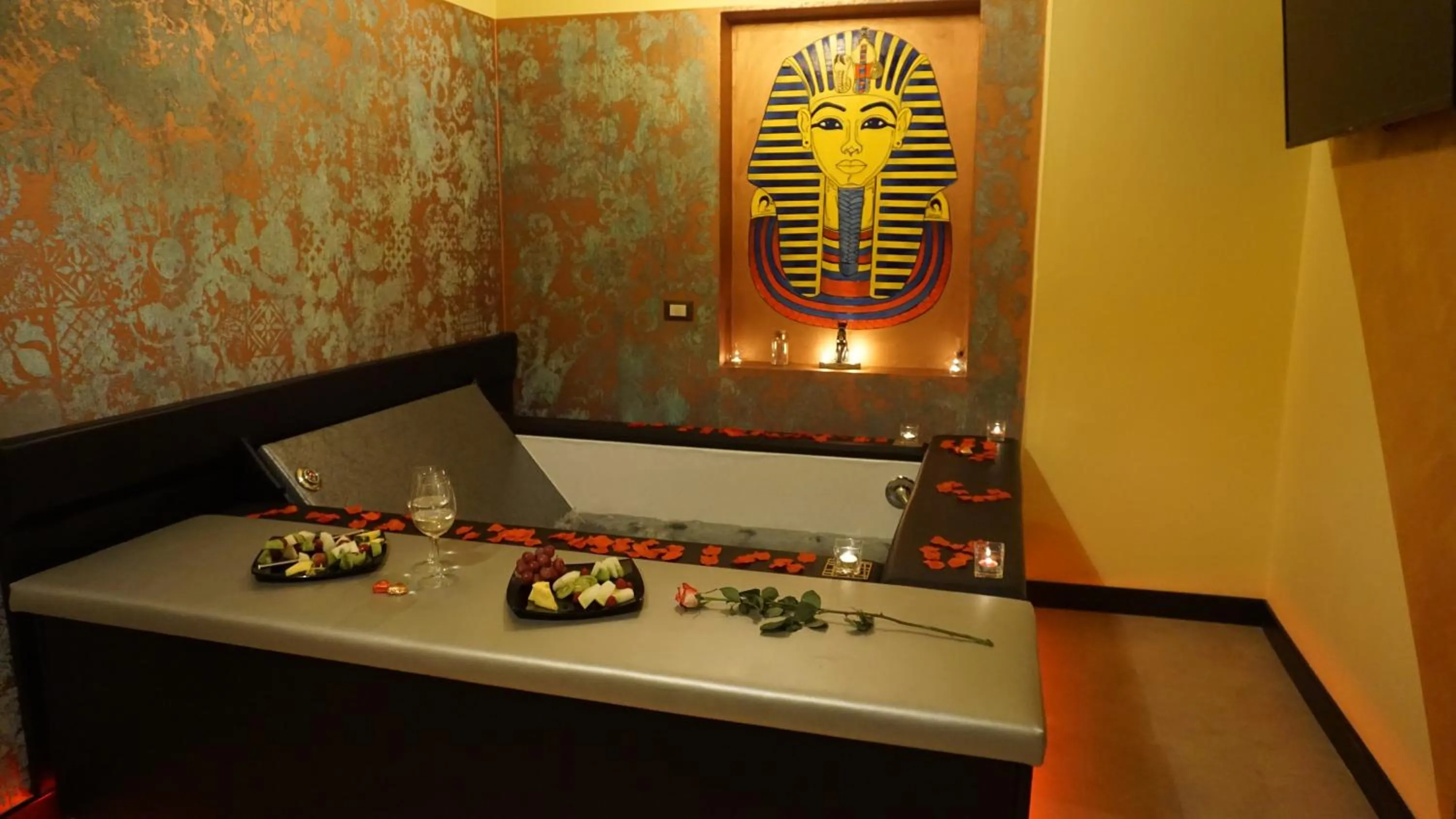 Deluxe Suite with Spa Bath in Il Cantuccio Suite