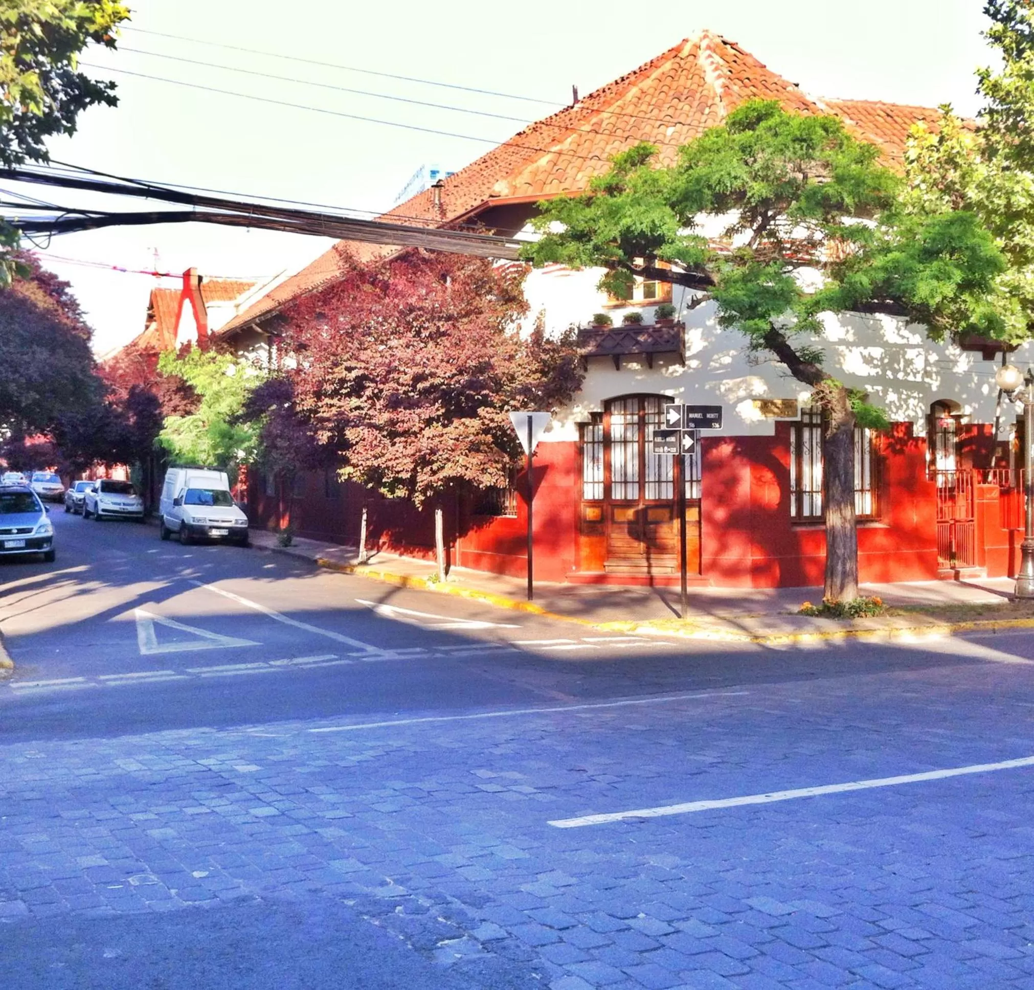 Property building in Tralkan B&B