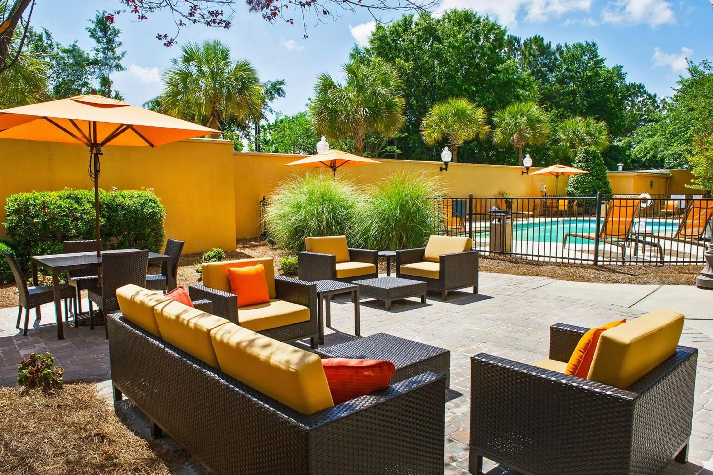 Property building in Courtyard by Marriott North Charleston Airport Coliseum