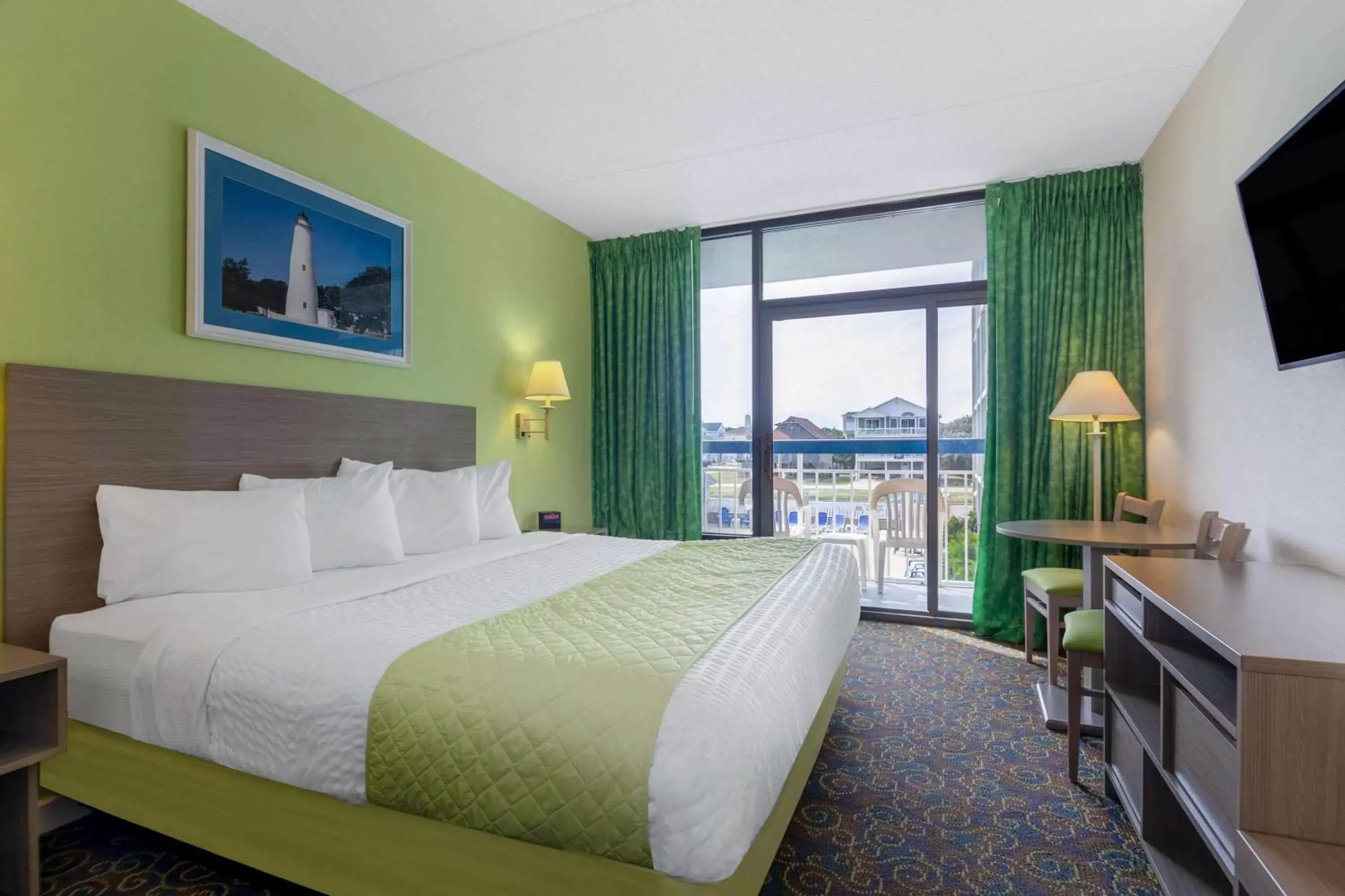 Photo of the whole room, Bed in Travelodge by Wyndham Outer Banks/Kill Devil Hills Photo of the whole room, Bed in Travelodge by Wyndham Outer Banks/Kill Devil Hills