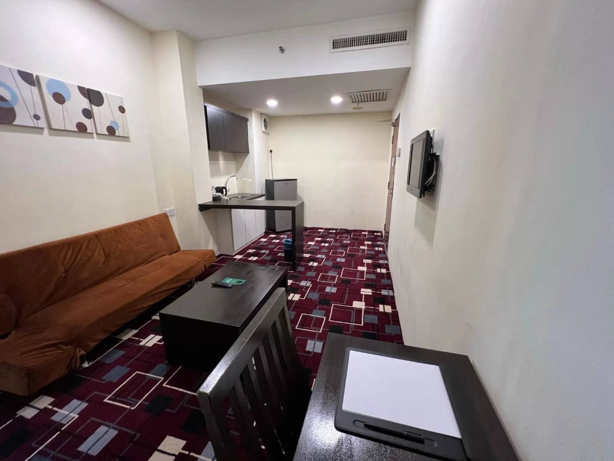 Living room in SSL Traders Hotel