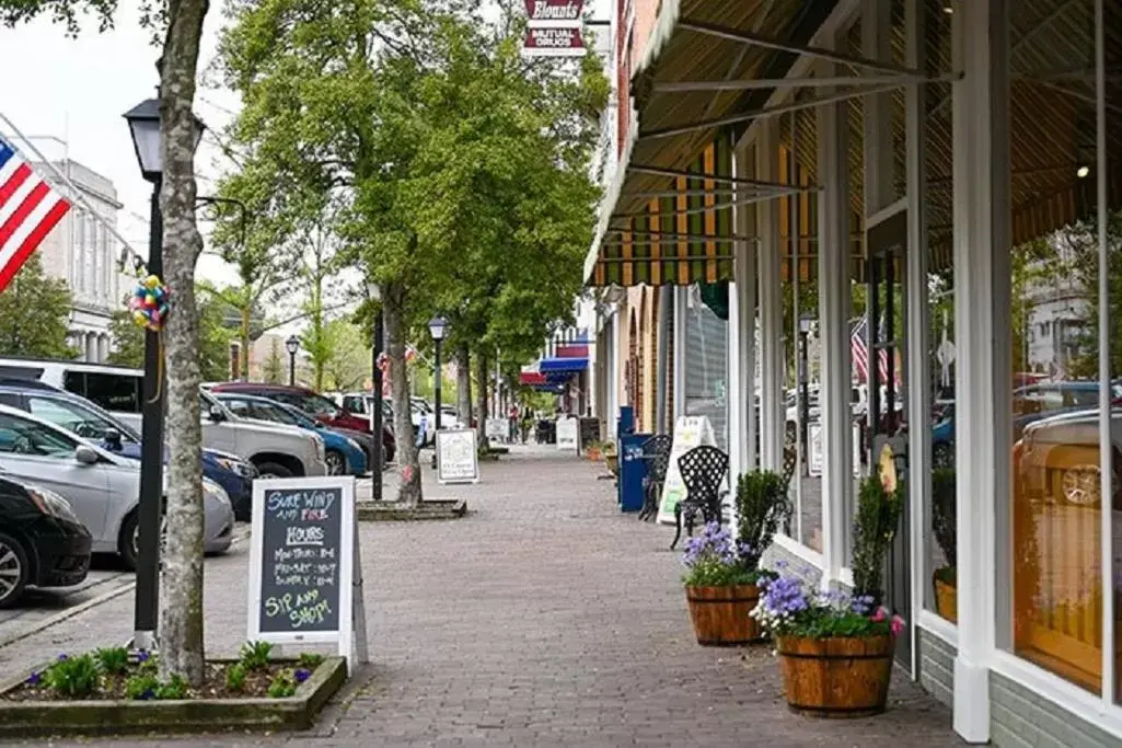 The Edenton Collection-Captain's Quarters Inn