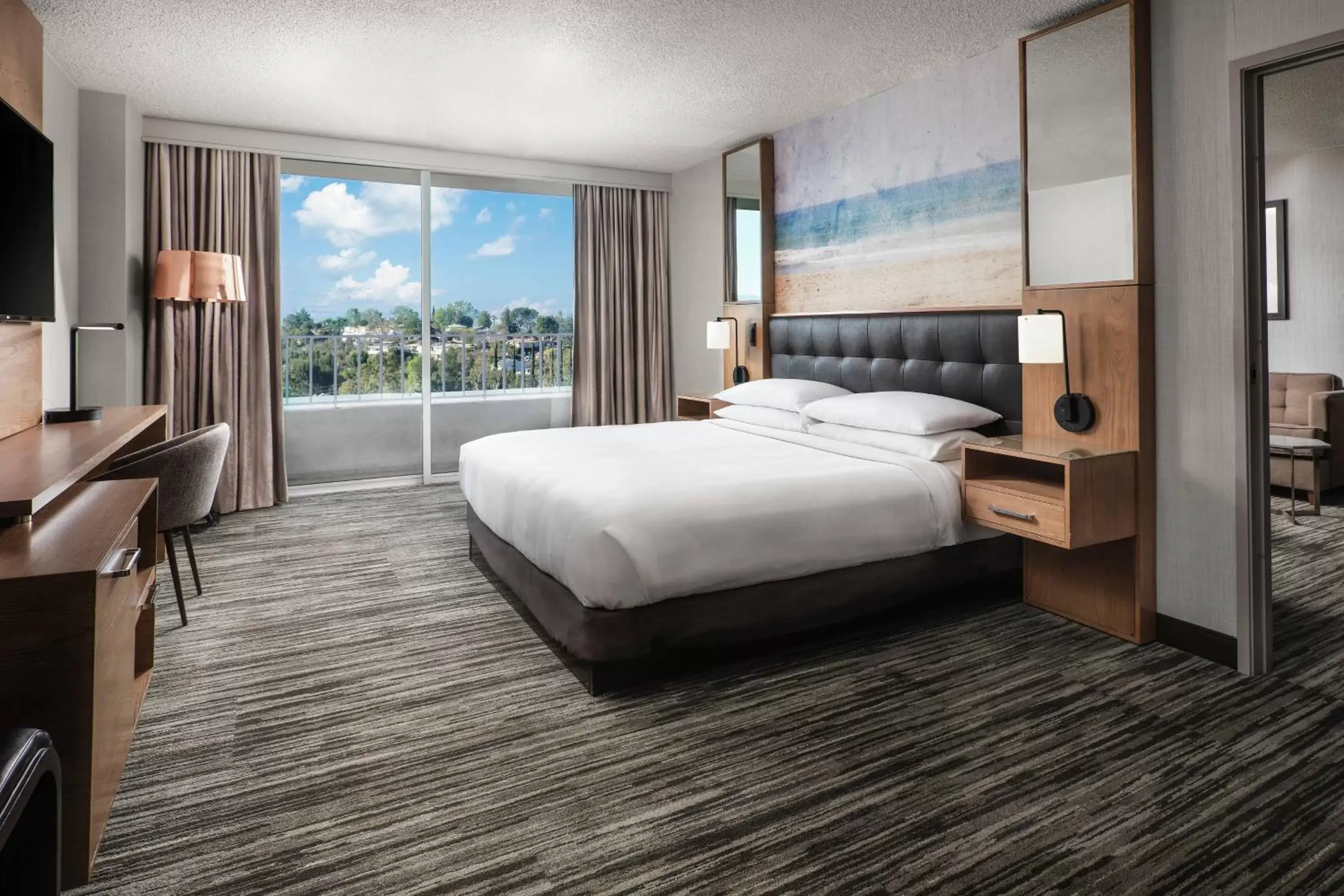 Bedroom, Bed in Warner Center Marriott Woodland Hills