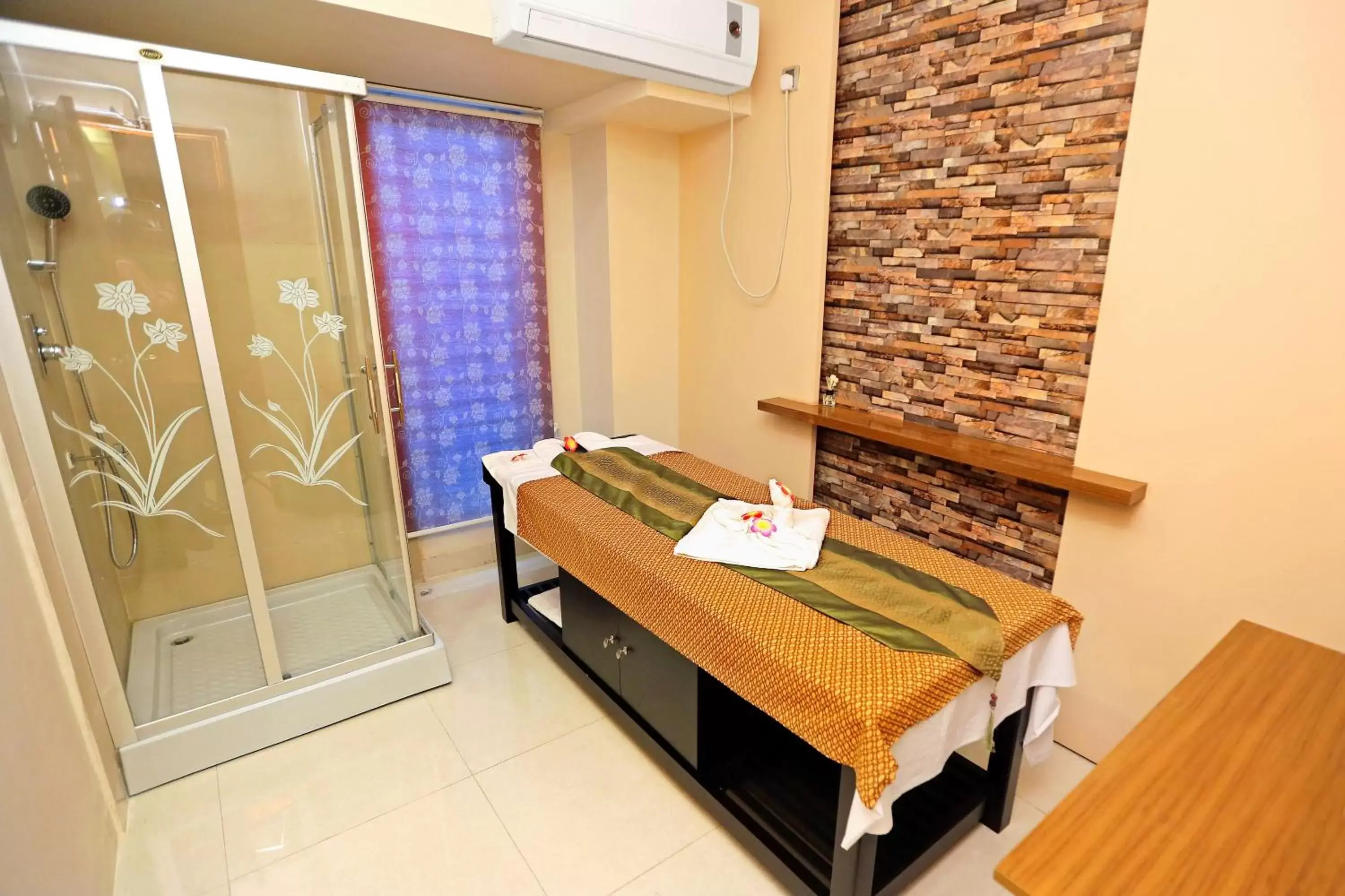 Massage, Room Photo in Asia Hotel & Resorts