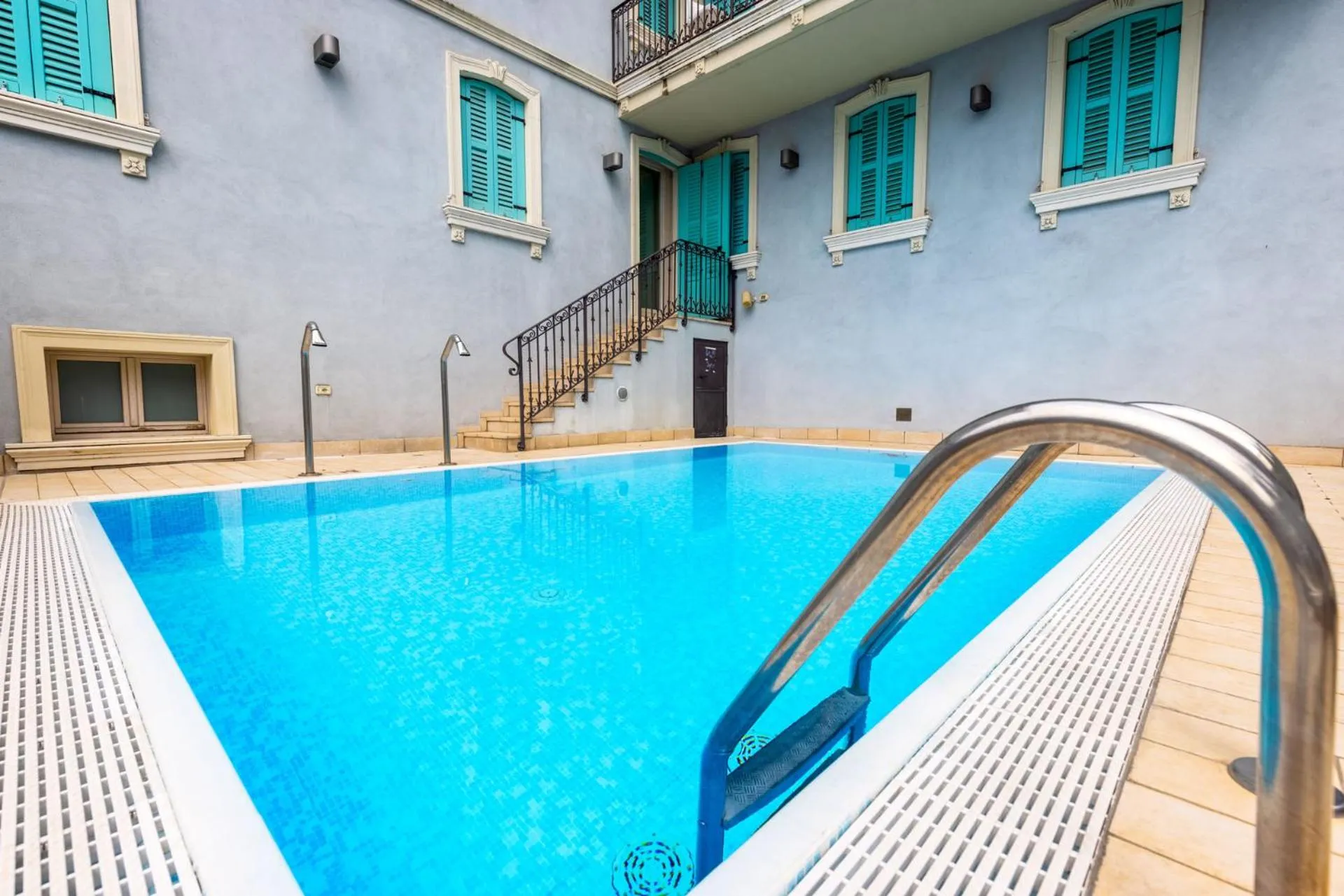 Swimming pool in Mefuta Hotel