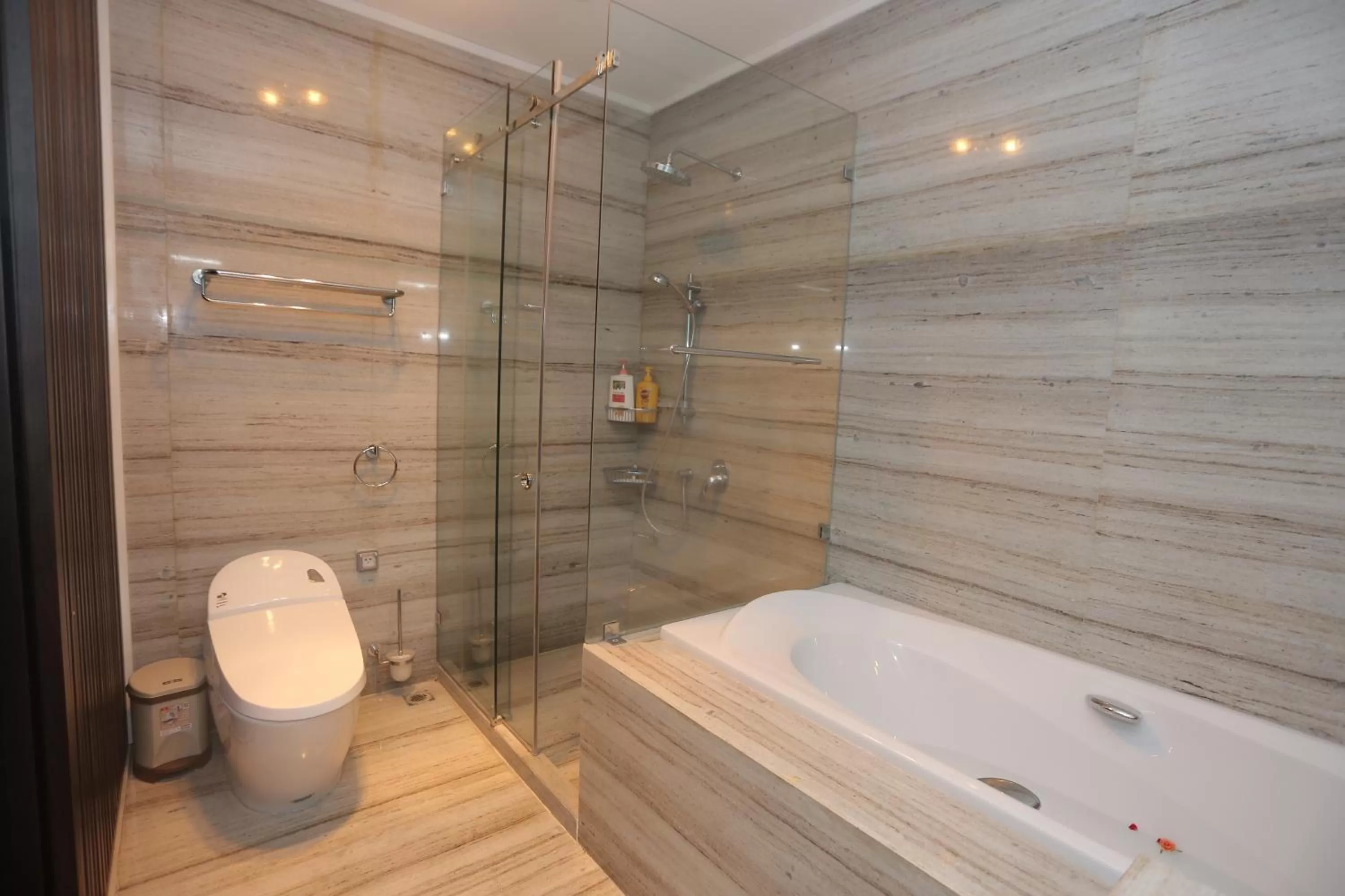 Shower in HNC Premier Hotel & Residences