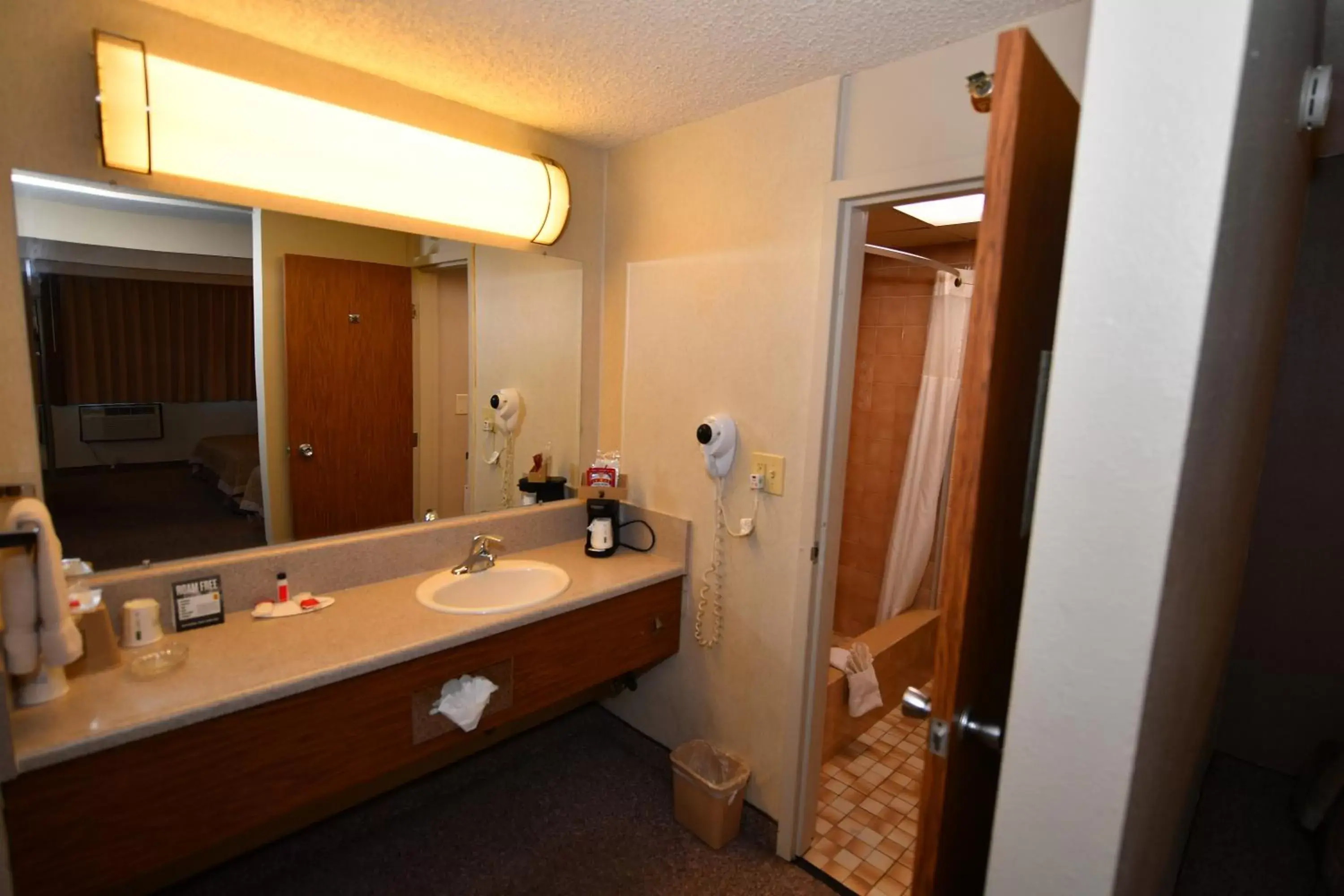 Bathroom in Costa Mesa Inn - Newport Beach Area