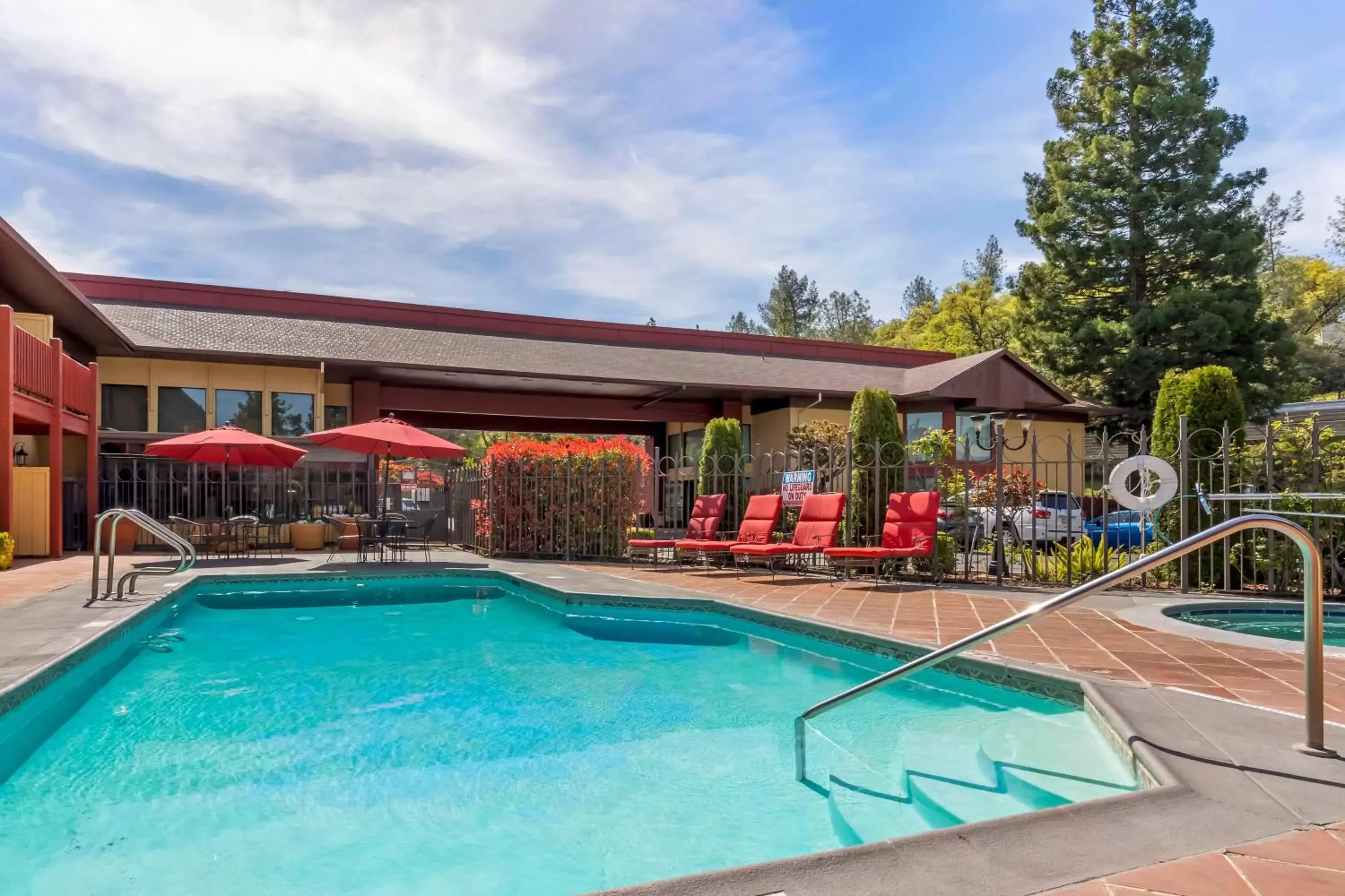 Pool view, Swimming Pool in Best Western Plus Placerville Inn