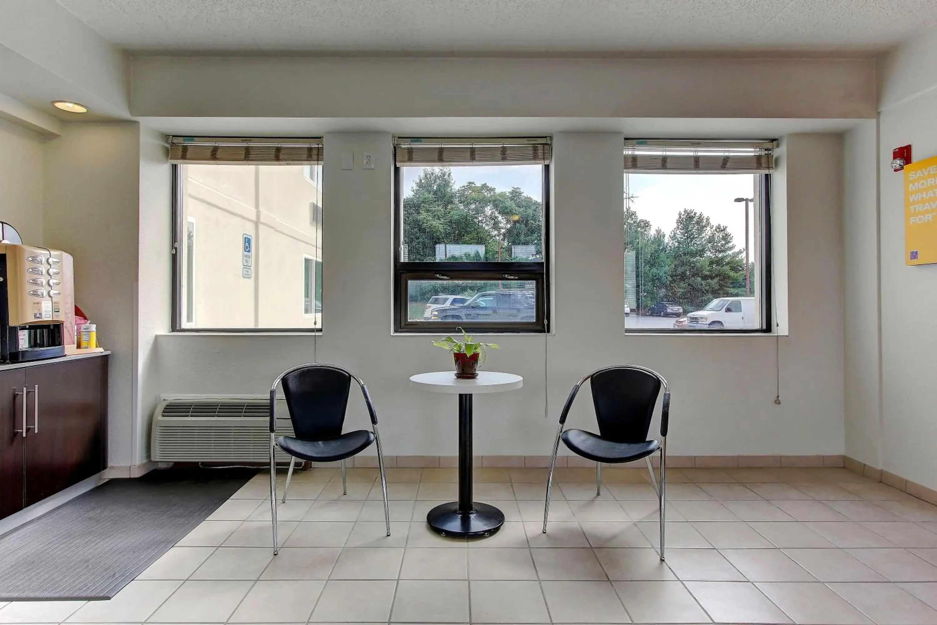 Lobby or reception, Seating Area in Motel 6-York, PA - North