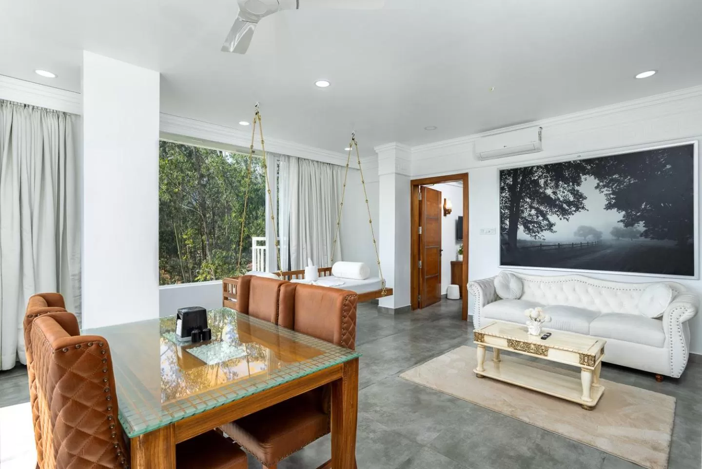 TV and multimedia in HOTEL WHITE HOUSE, Munnar