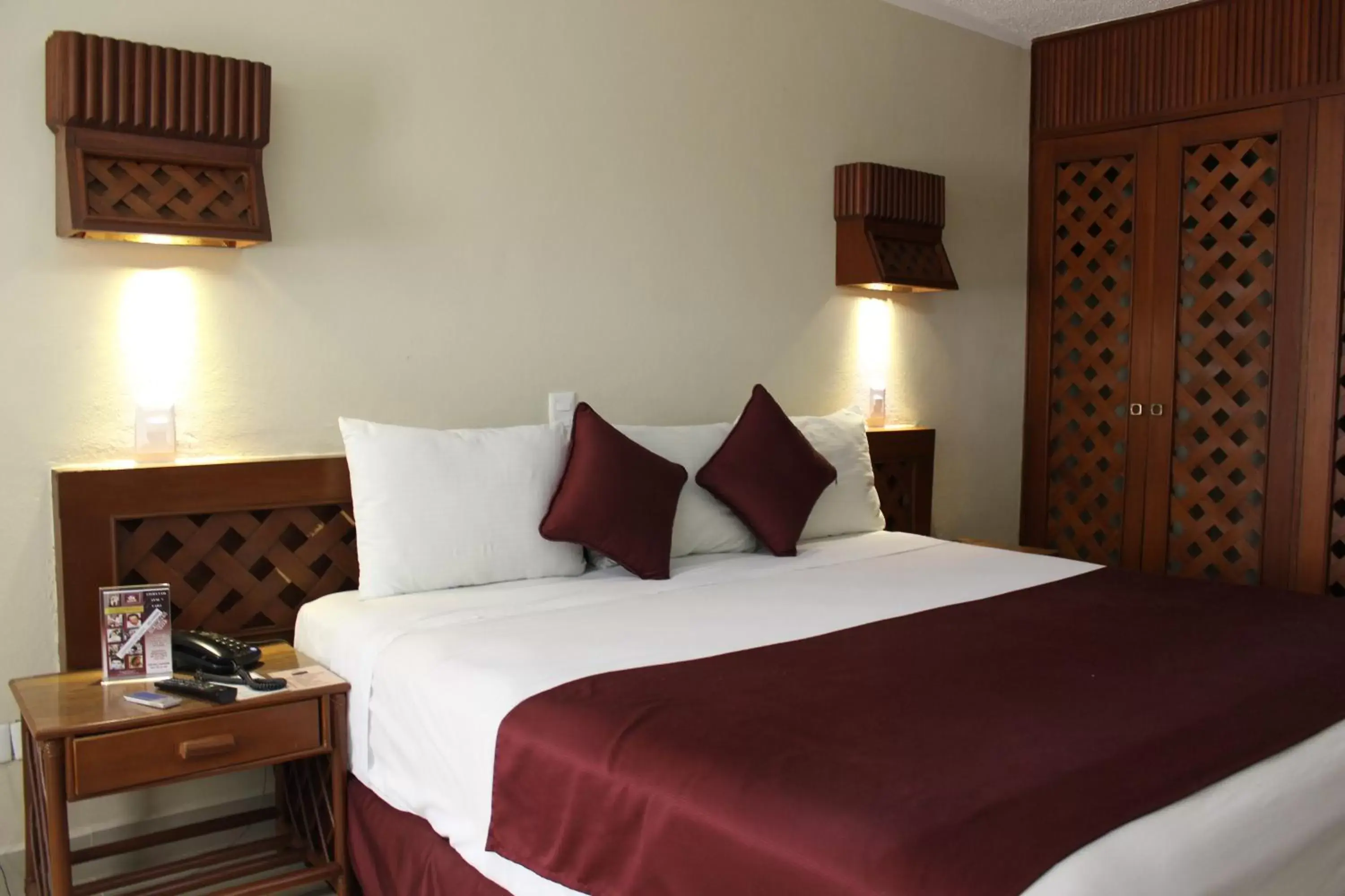 Bedroom, Bed in Hotel Plaza Kokai Cancún