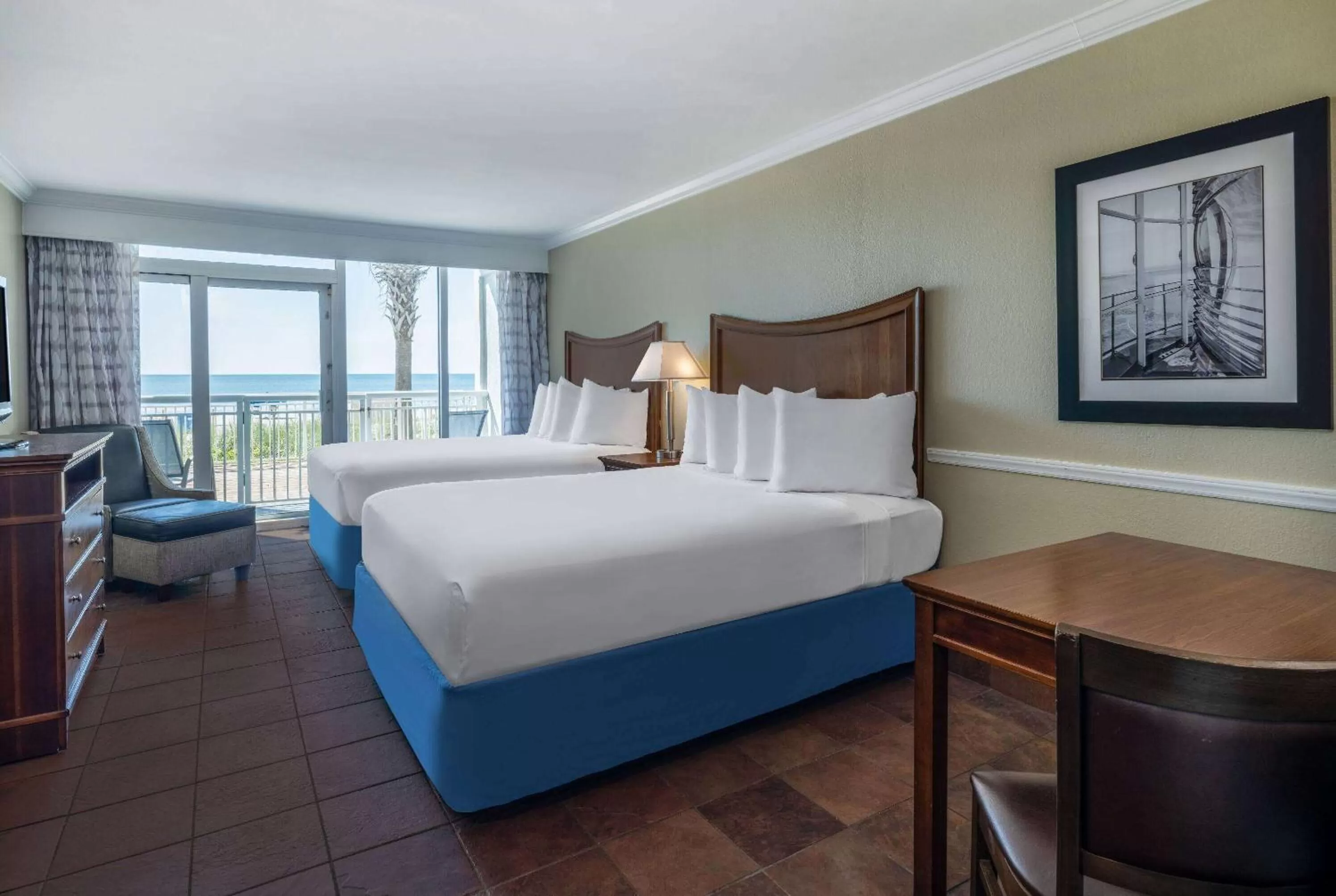 Photo of the whole room, Bed in The Sandbar Hotel, Trademark Collection by Wyndham