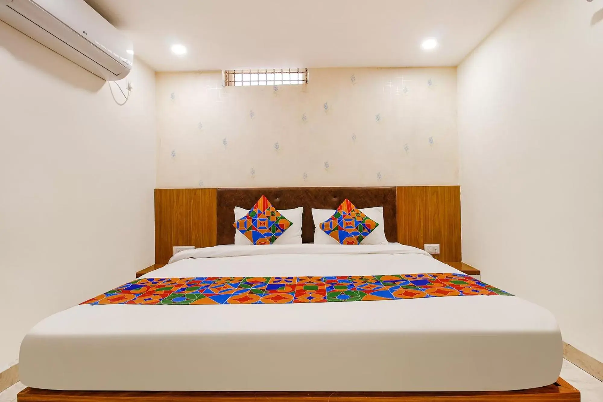 Bed in FabHotel Silkroute Palace Bed in FabHotel Silkroute Palace