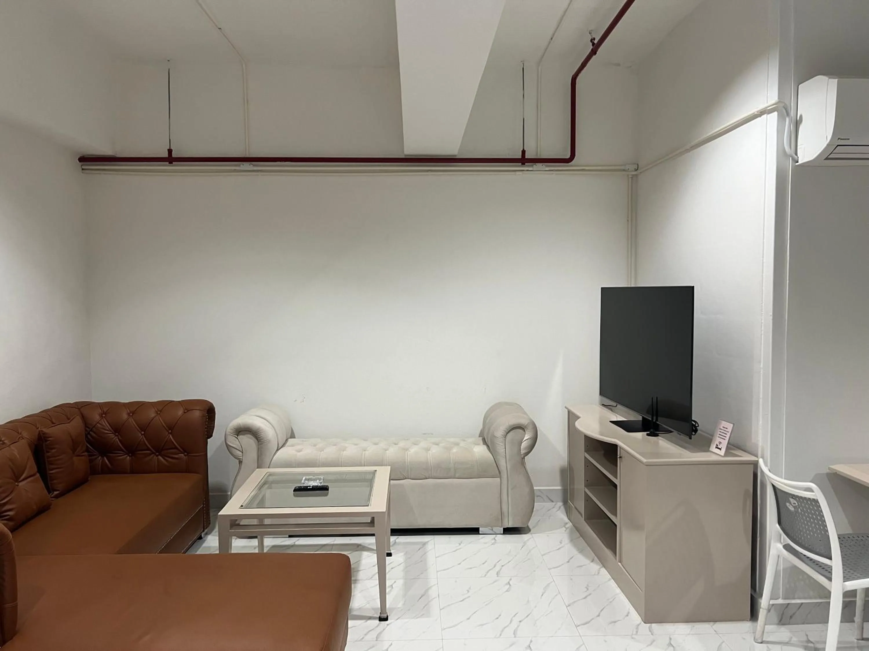 Area and facilities in Mall Suites Hotel