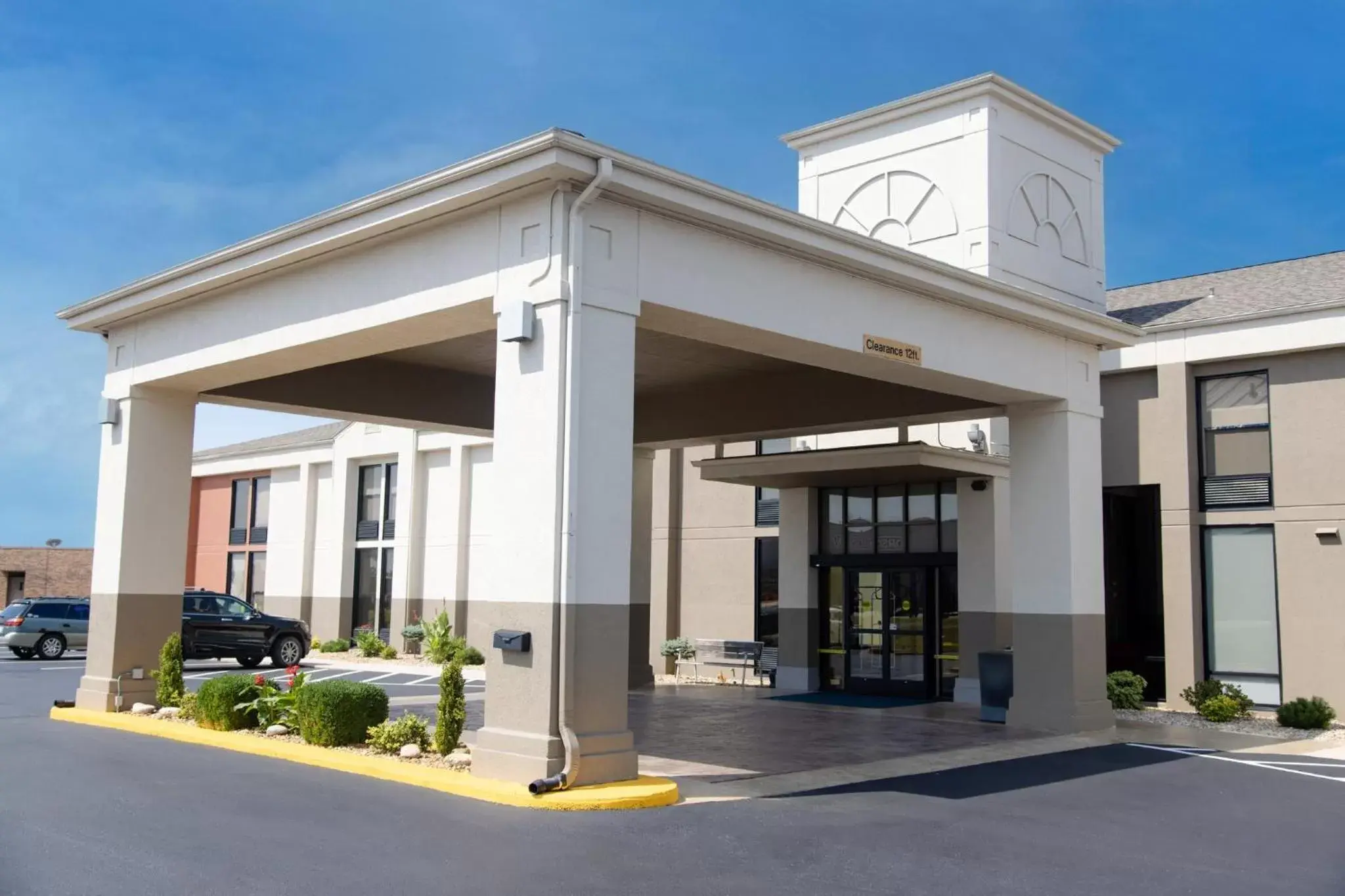 Property building in Holiday Inn Express Marshfield - Springfield Area by IHG Property building in Holiday Inn Express Marshfield - Springfield Area by IHG