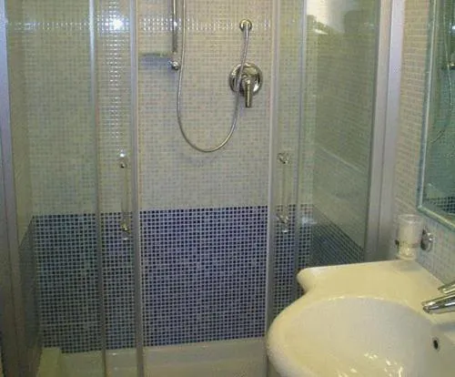 Bathroom in Hotel Dina