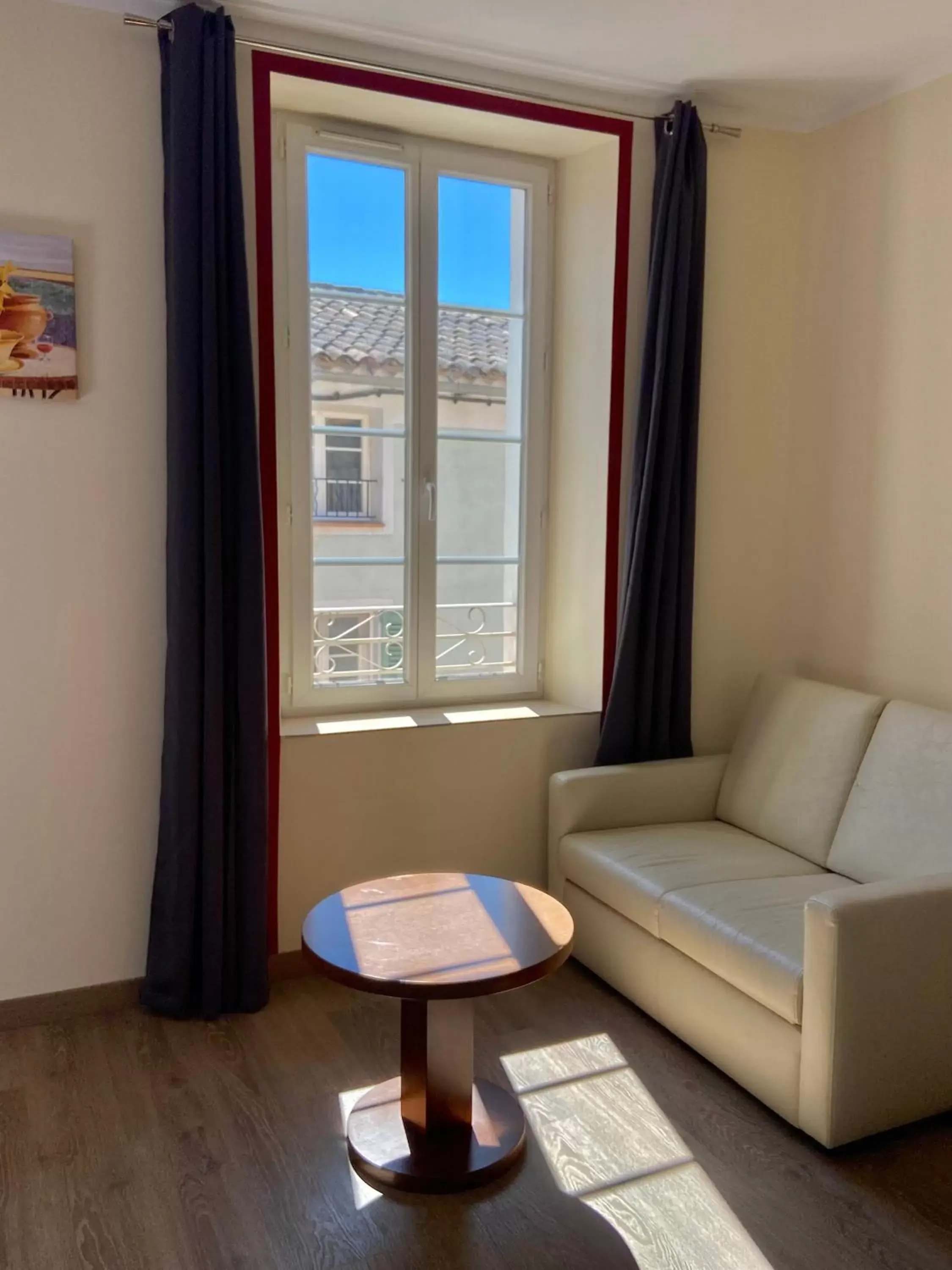 Seating Area in Hôtel La Falaise