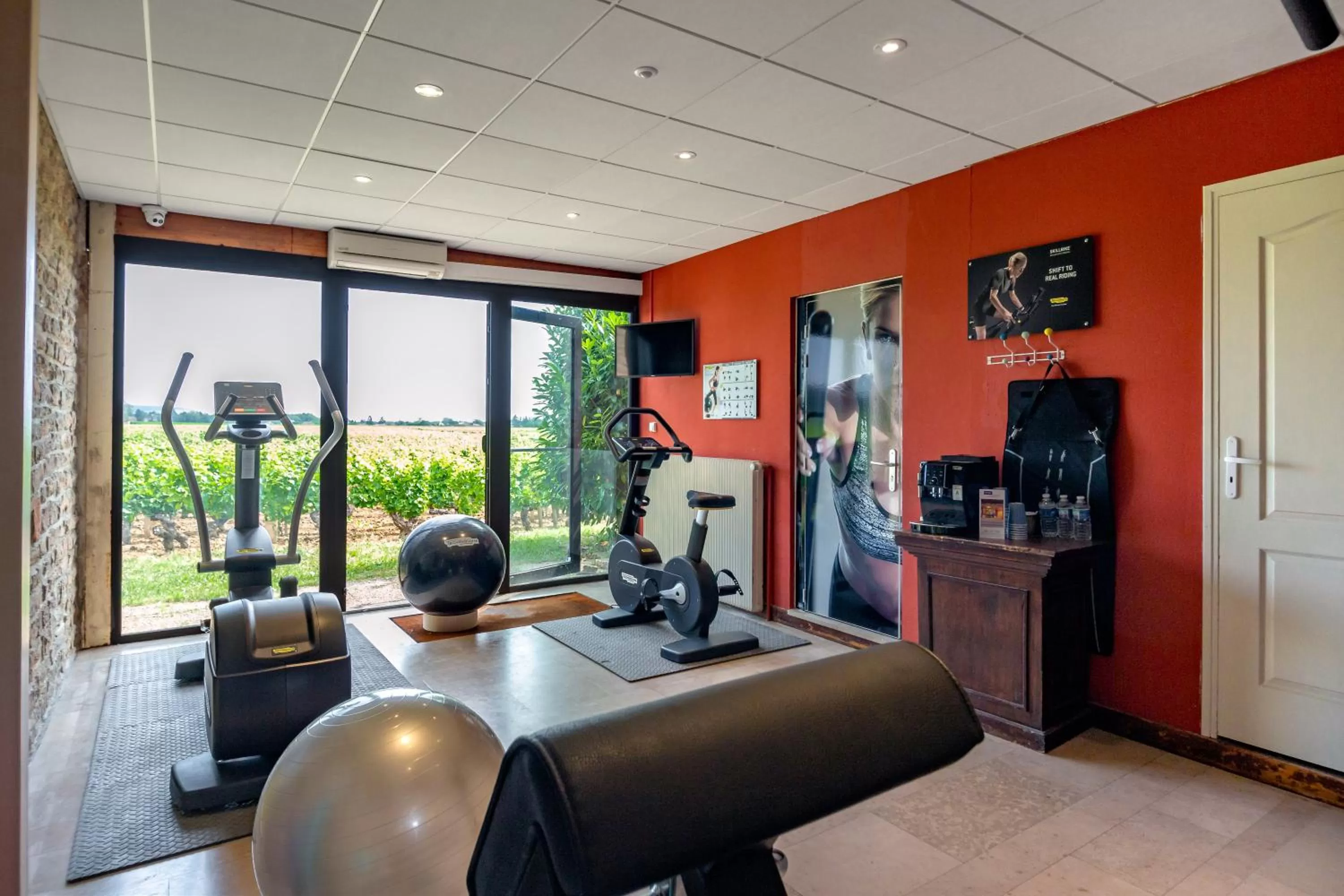Fitness centre/facilities in Kyriad Prestige Beaune le Panorama