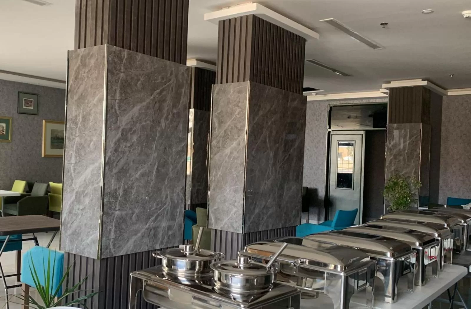 Restaurant/places to eat in WS Hotel