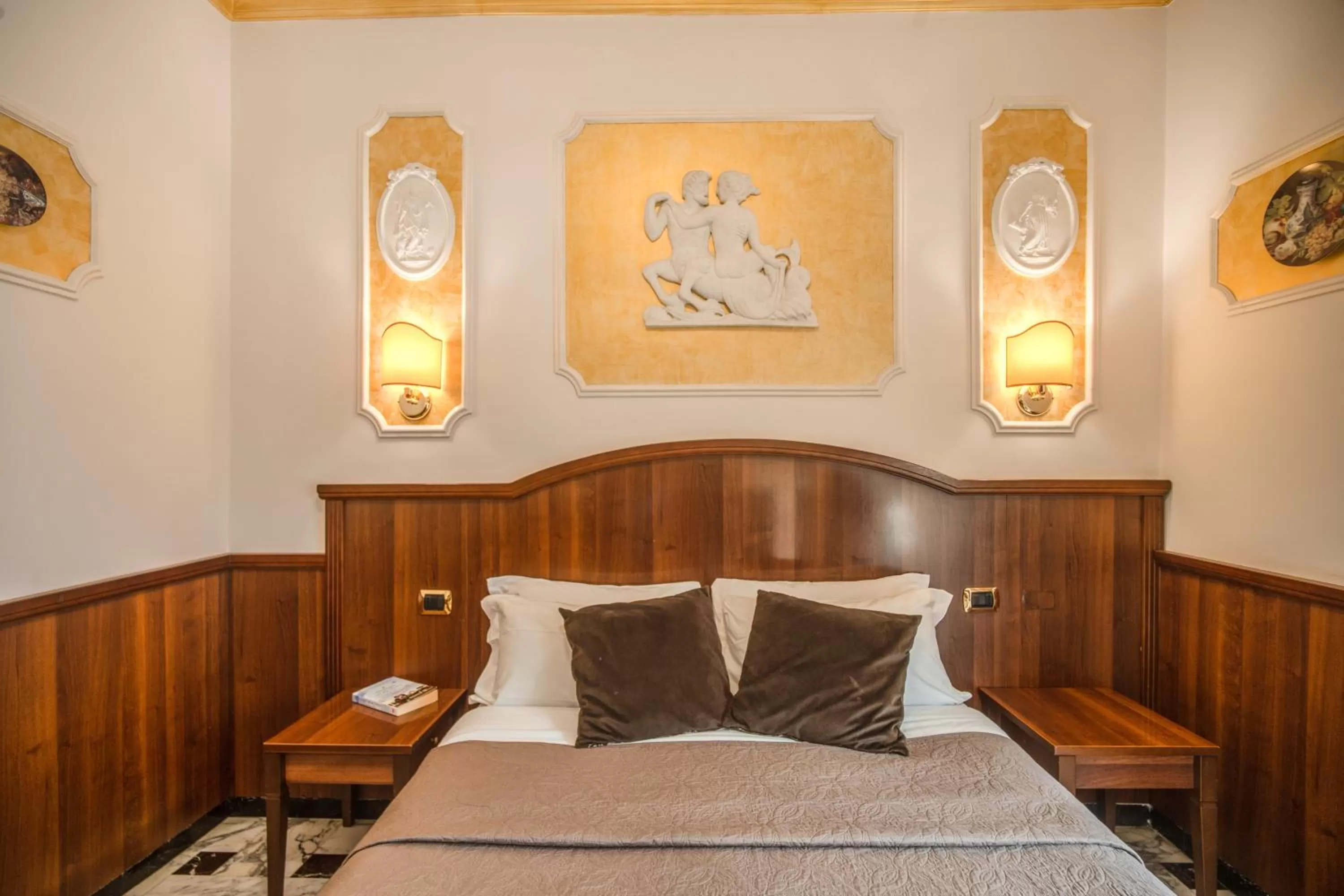 Photo of the whole room, Bed in Nakissa Inn