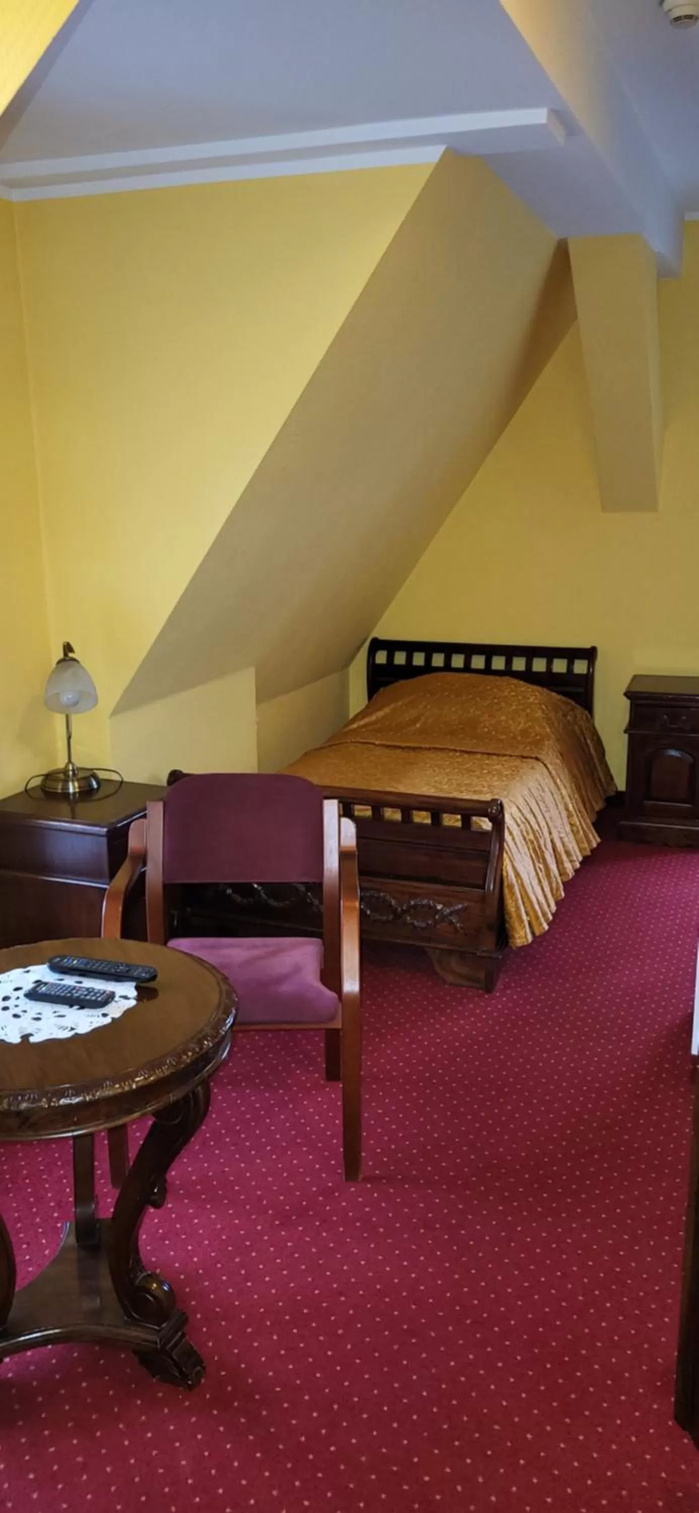 Bed in Dom Schumannów