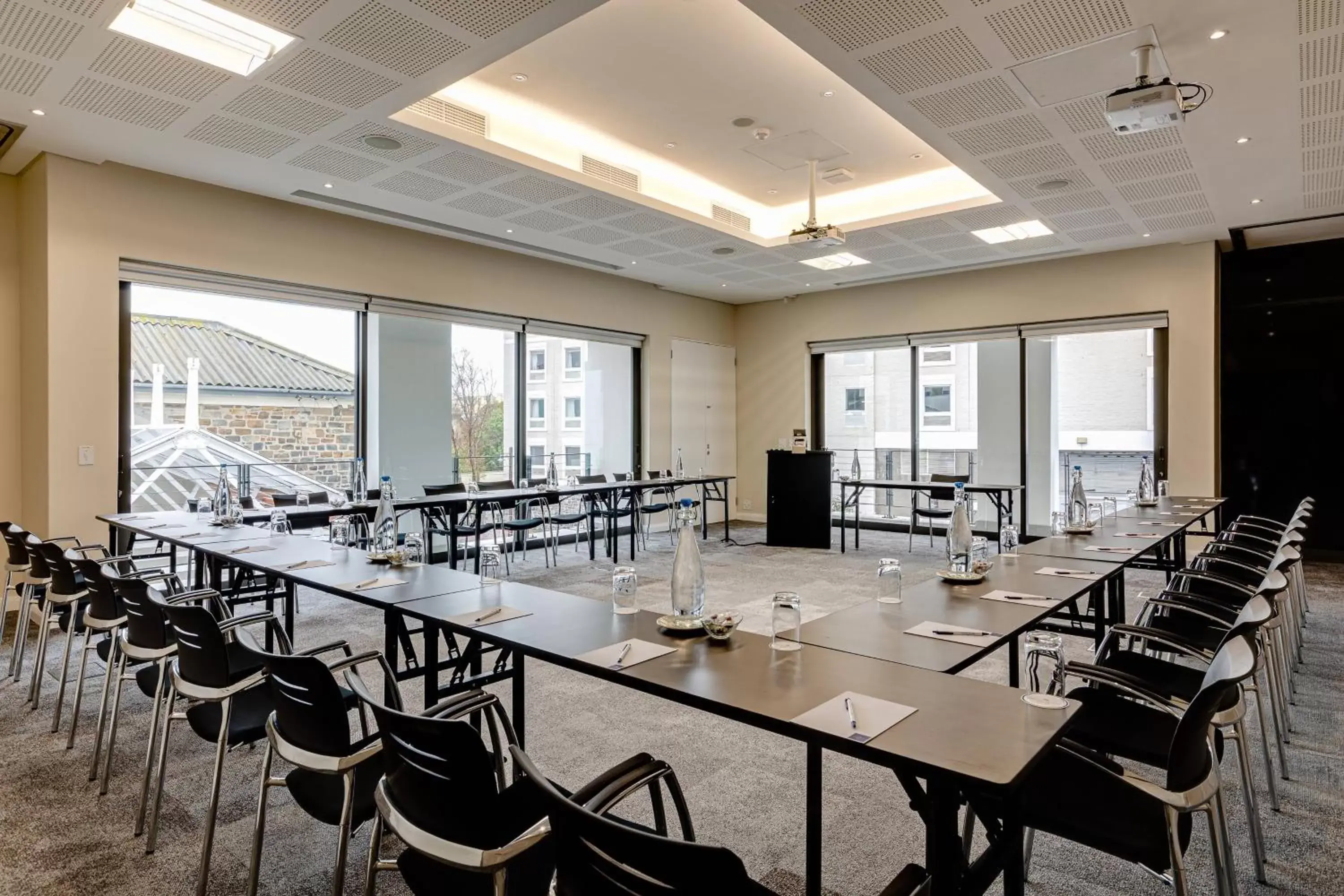 Meeting/conference room in Protea Hotel by Marriott Cape Town Waterfront Breakwater Lodge