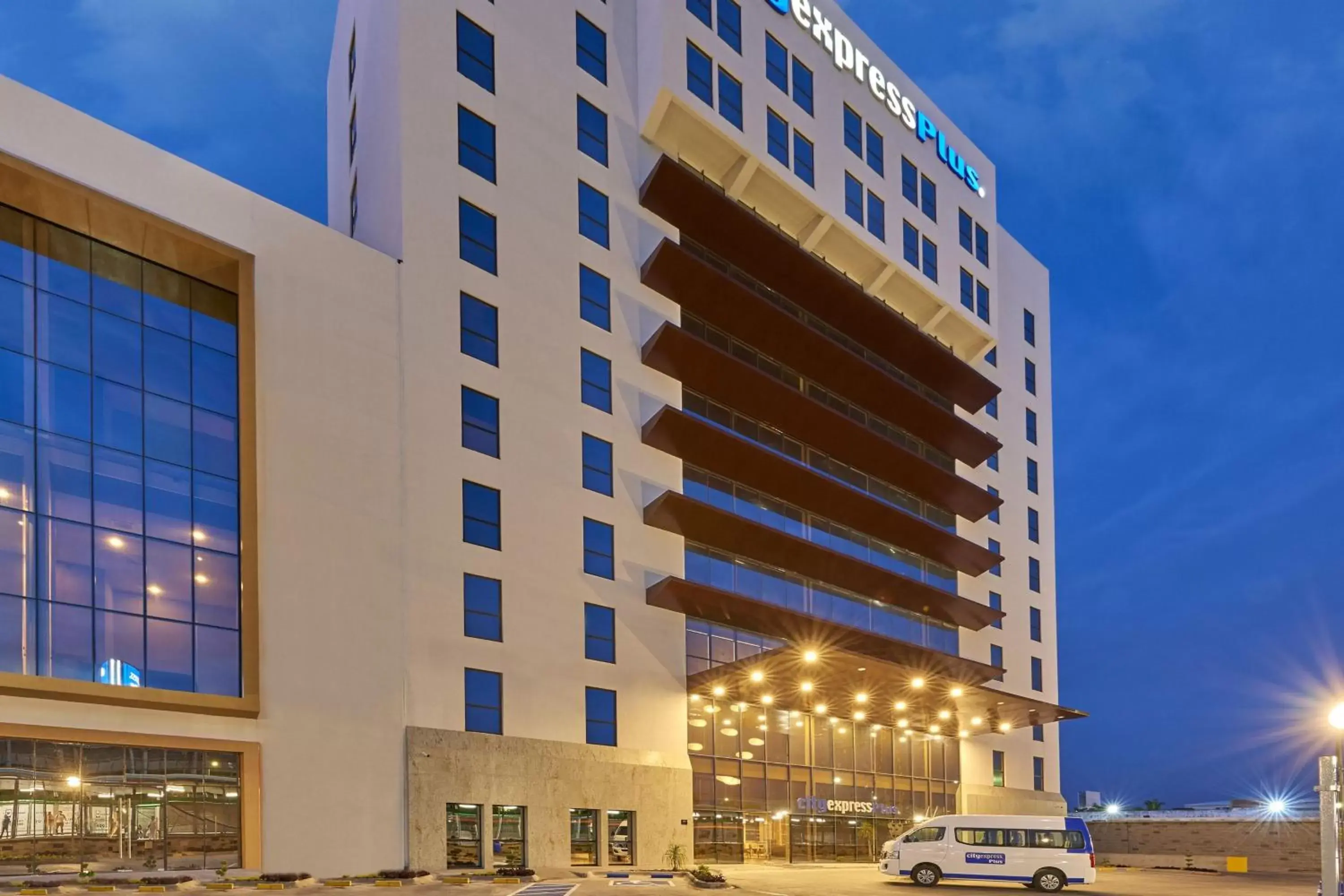 Property building in City Express Plus by Marriott Leon Centro de Convenciones Property building in City Express Plus by Marriott Leon Centro de Convenciones