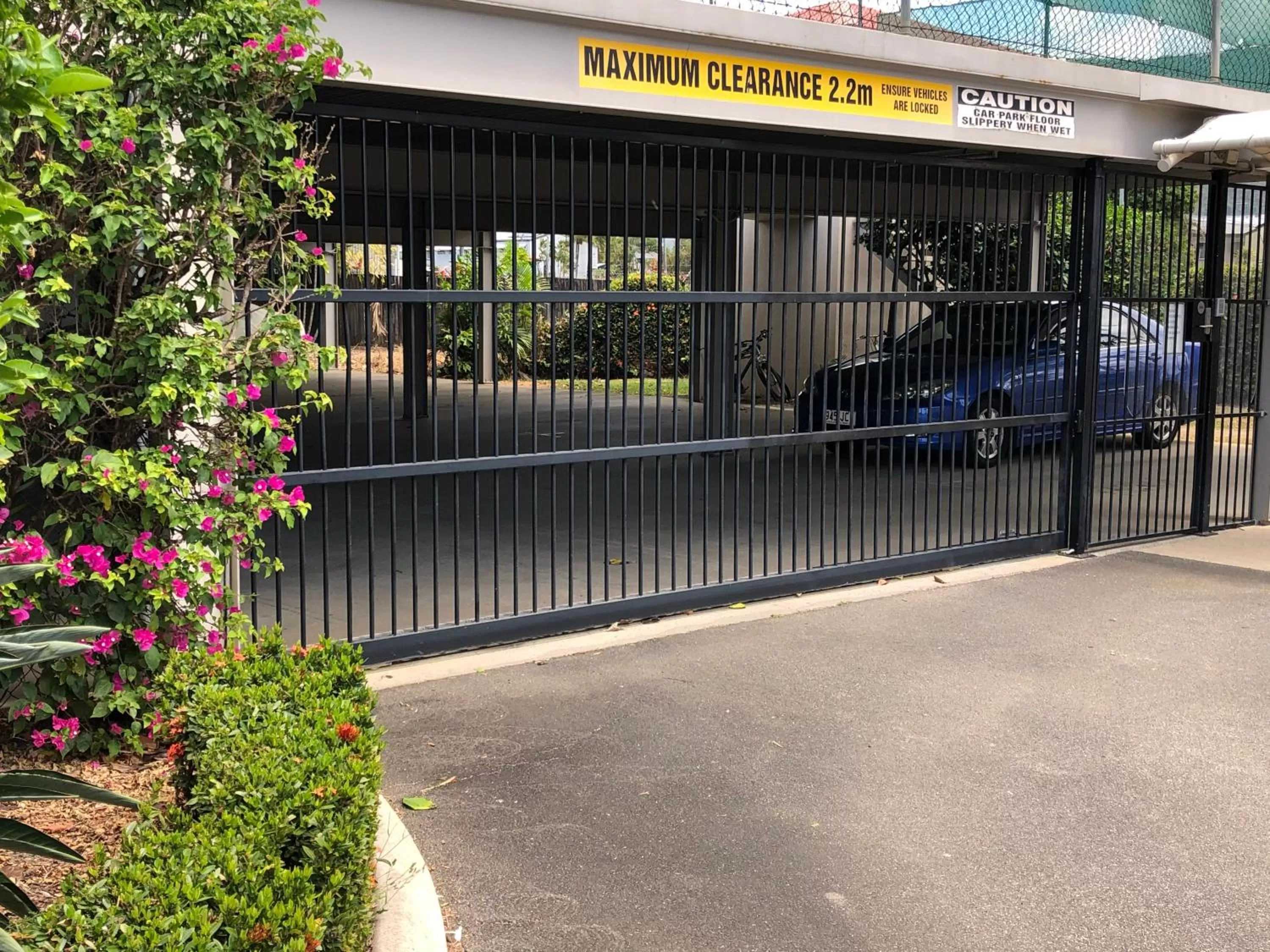 On site in Cairns Reef Apartments & Motel