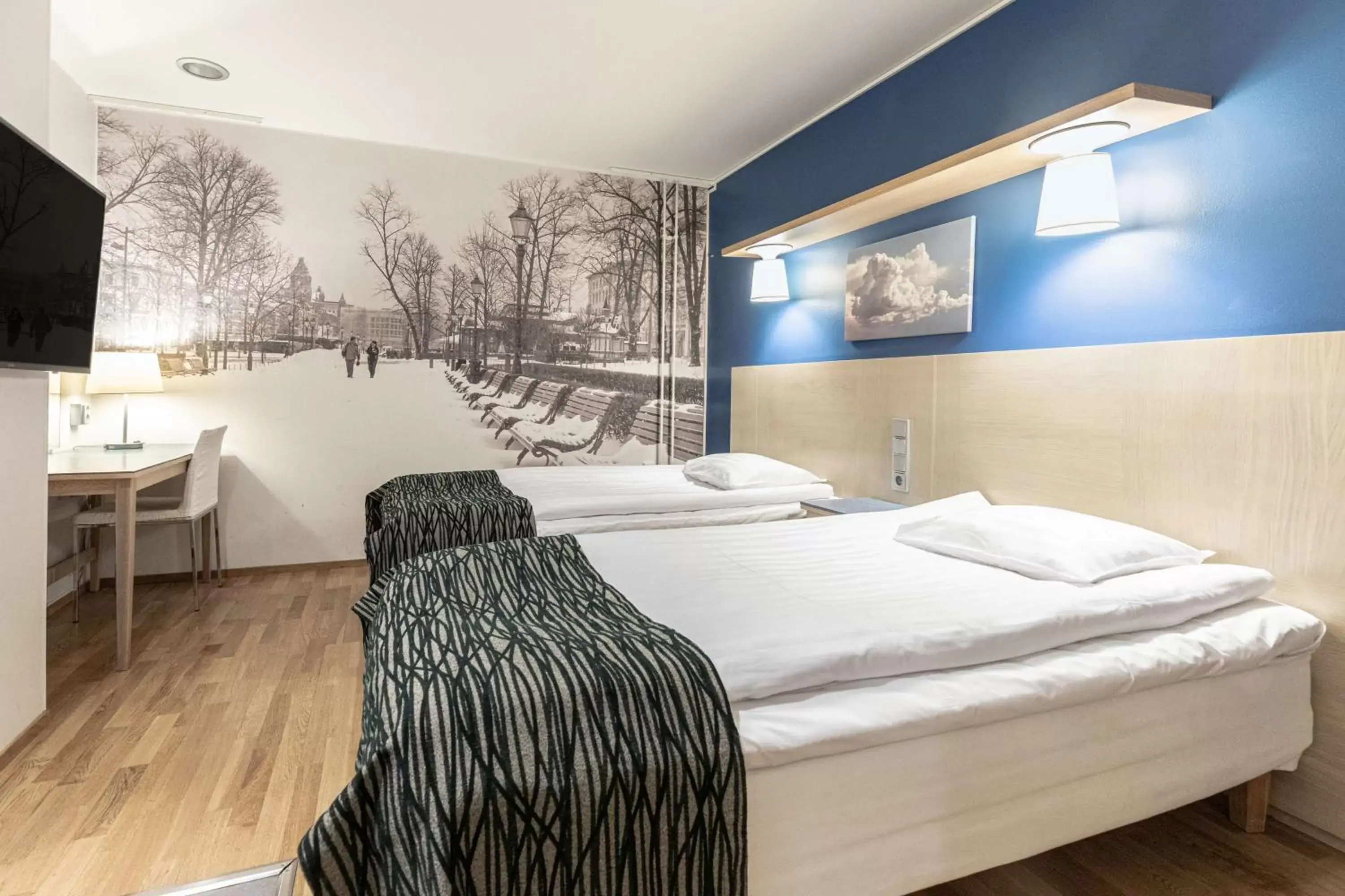Photo of the whole room, Bed in Scandic Kallio