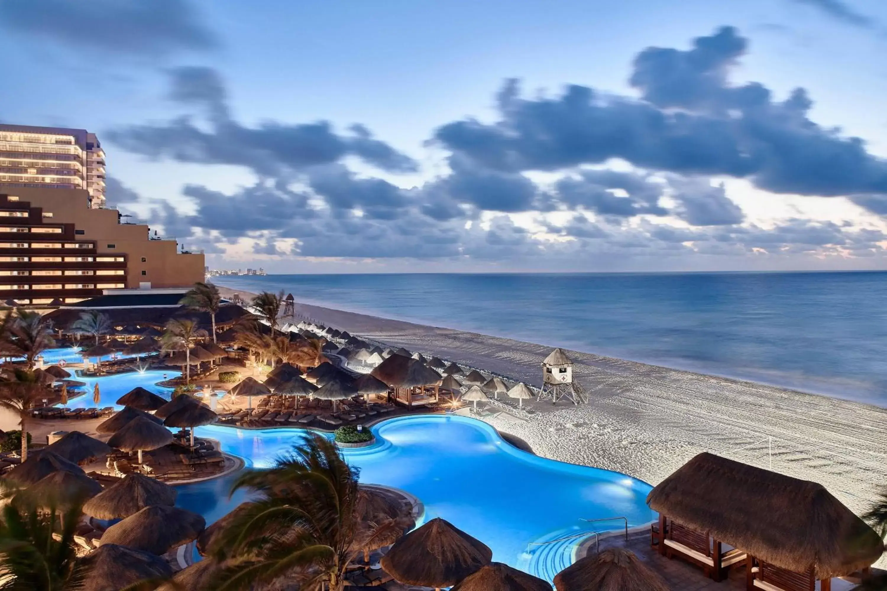 Photo of the whole room, Pool View in JW Marriott Cancun Resort & Spa