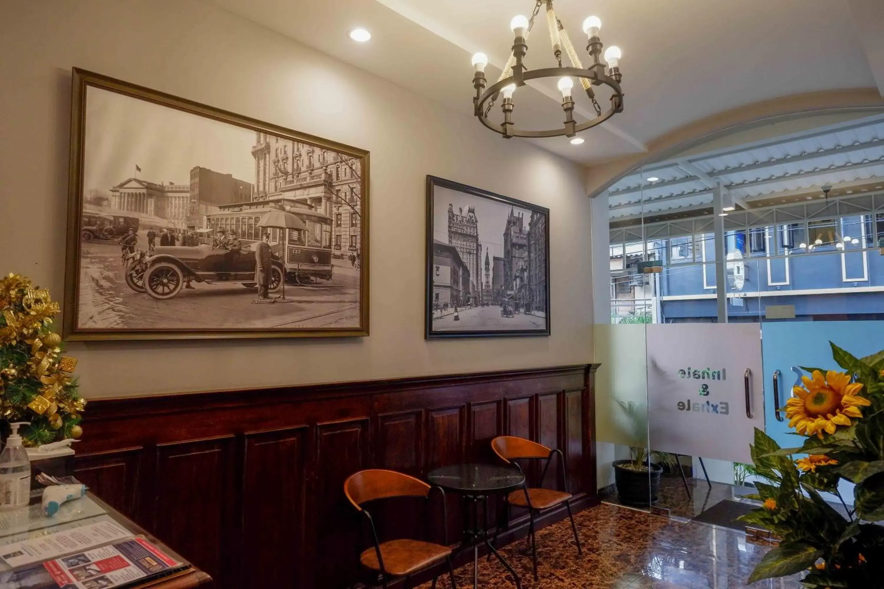 Restaurant/places to eat in Sans Hotel Empress Simpang Lima Restaurant/places to eat in Sans Hotel Empress Simpang Lima