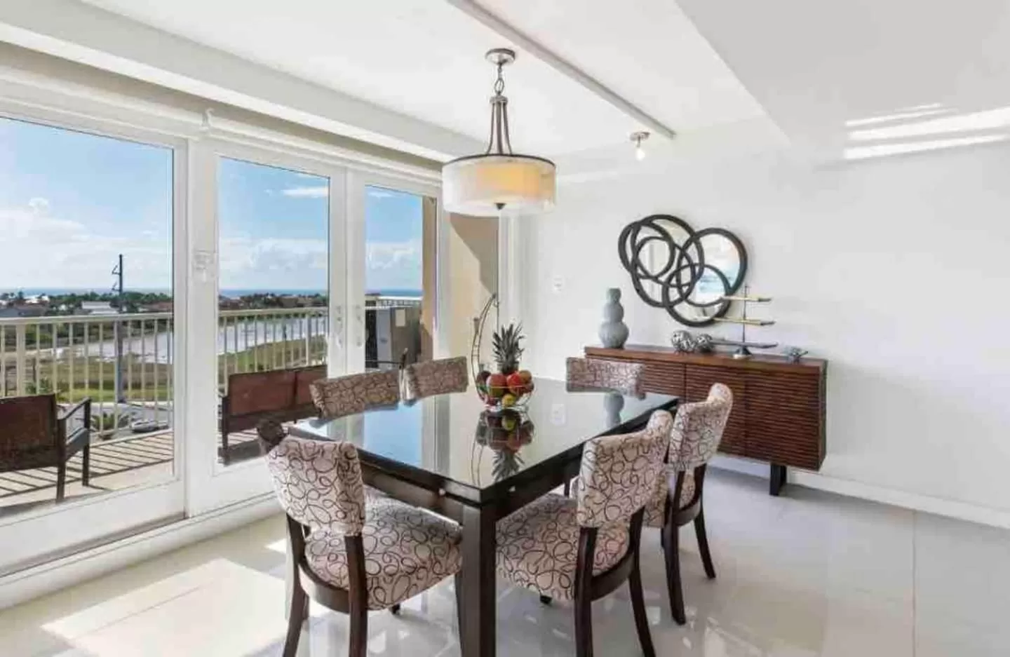Dining area in Bahia Mar Solare Tower 6th floor Bayview Condo 2bd 2ba with Pools