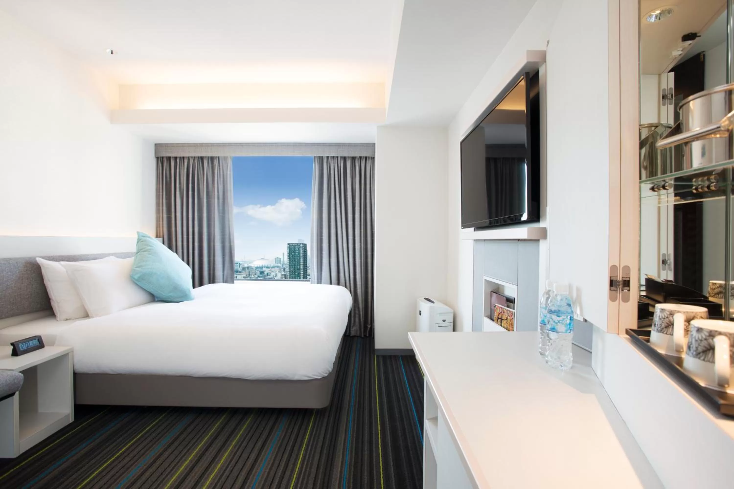 Day, Bed in Hotel Nikko Osaka