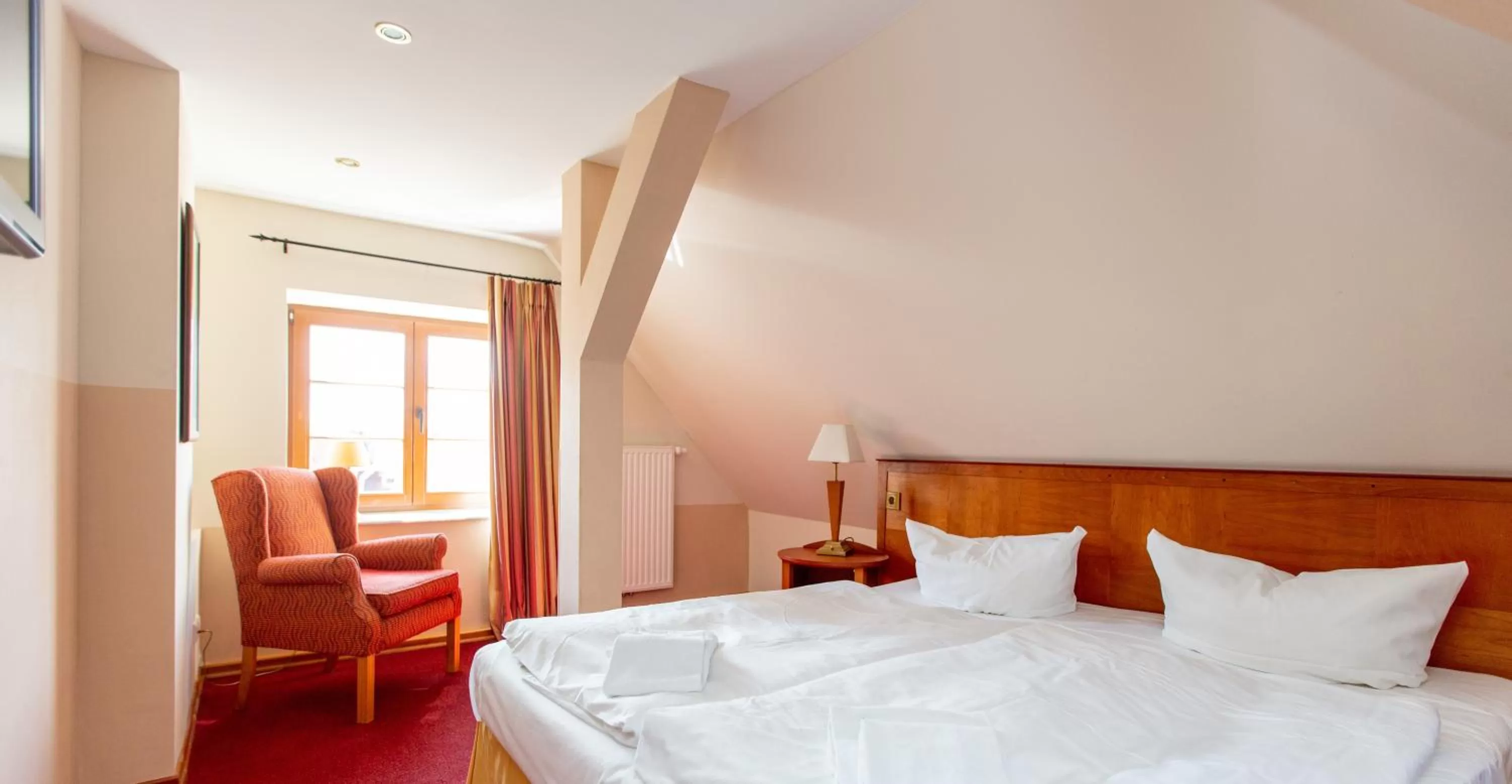 Photo of the whole room, Bed in Hotel und Restaurant Haus Sajons