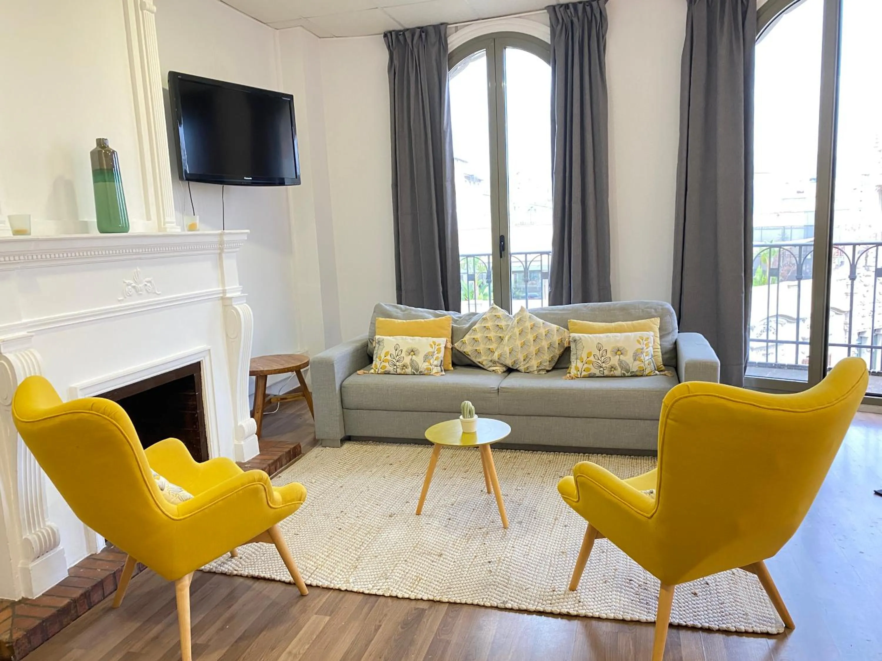 TV and multimedia in Safestay Barcelona Passeig de Gràcia