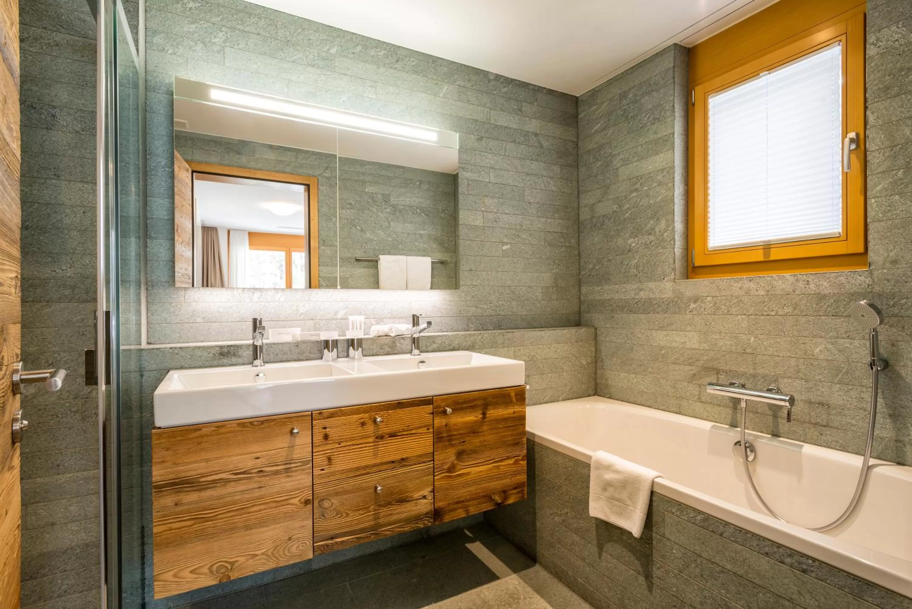 Bathroom in Hotel Sarain Active Mountain Resort