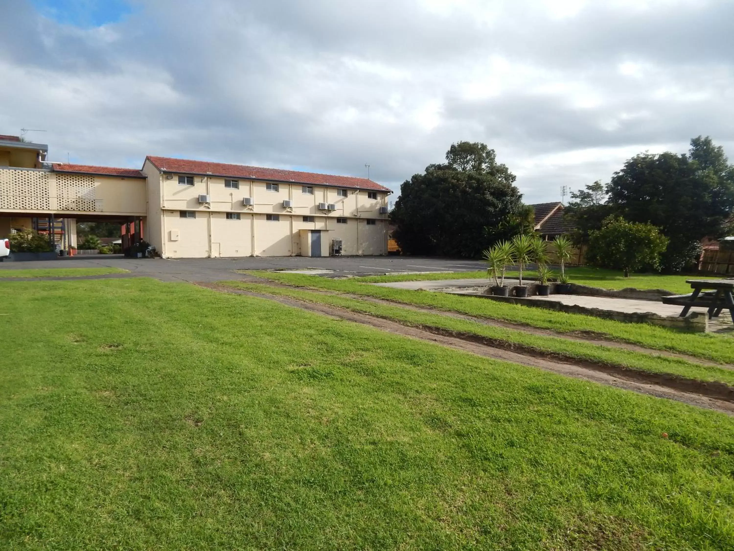 Property building in Nowra Motor Inn Property building in Nowra Motor Inn