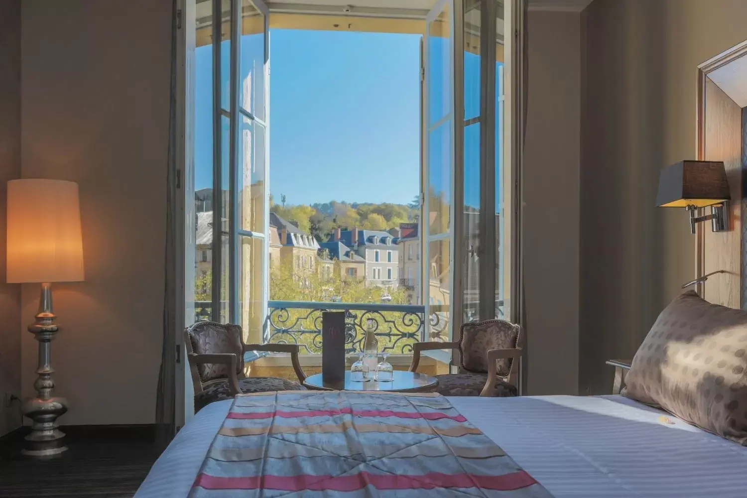 Bed in Plaza Madeleine & Spa