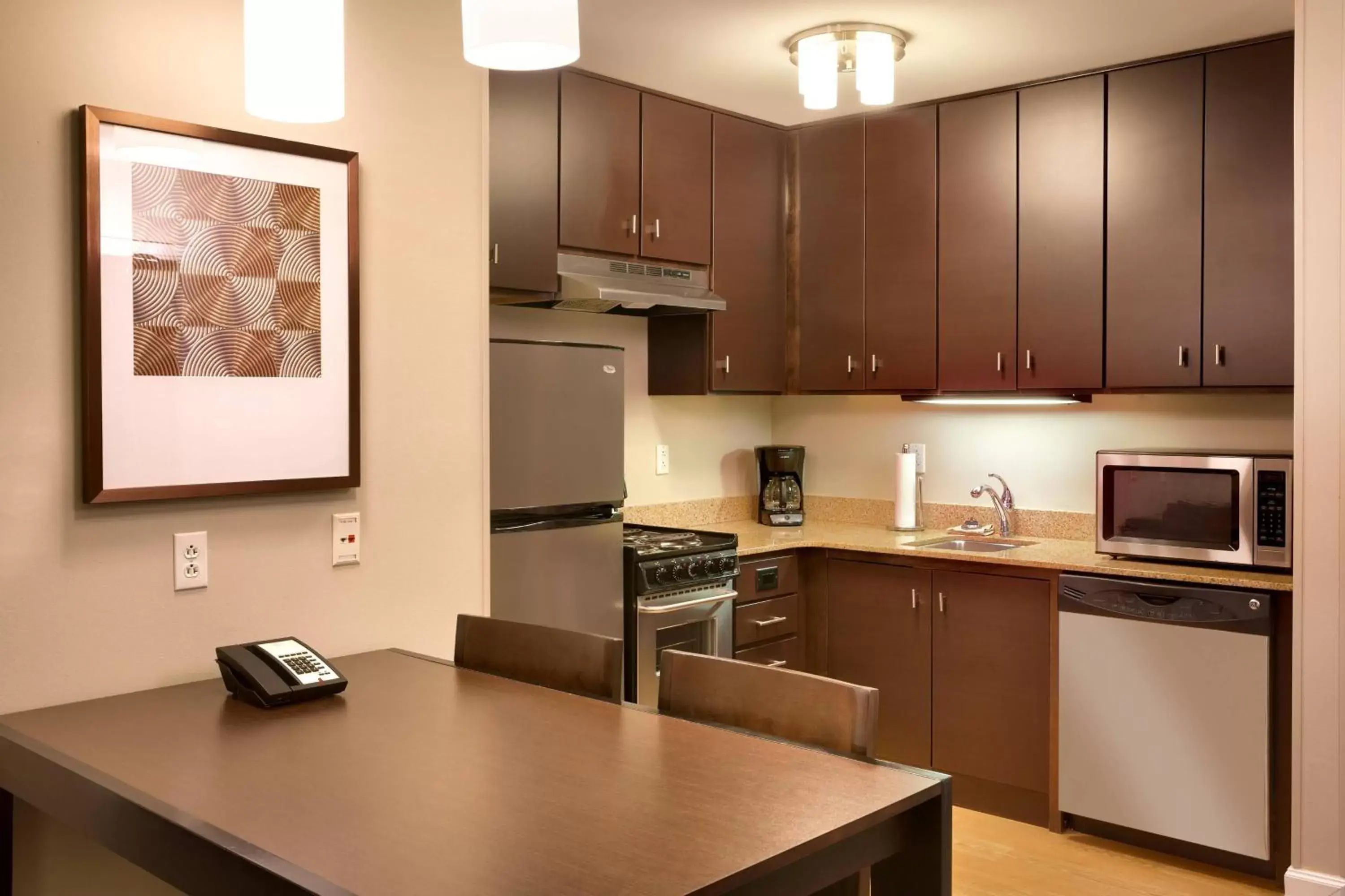 Kitchen or kitchenette, Kitchen/Kitchenette in TownePlace Suites Omaha West
