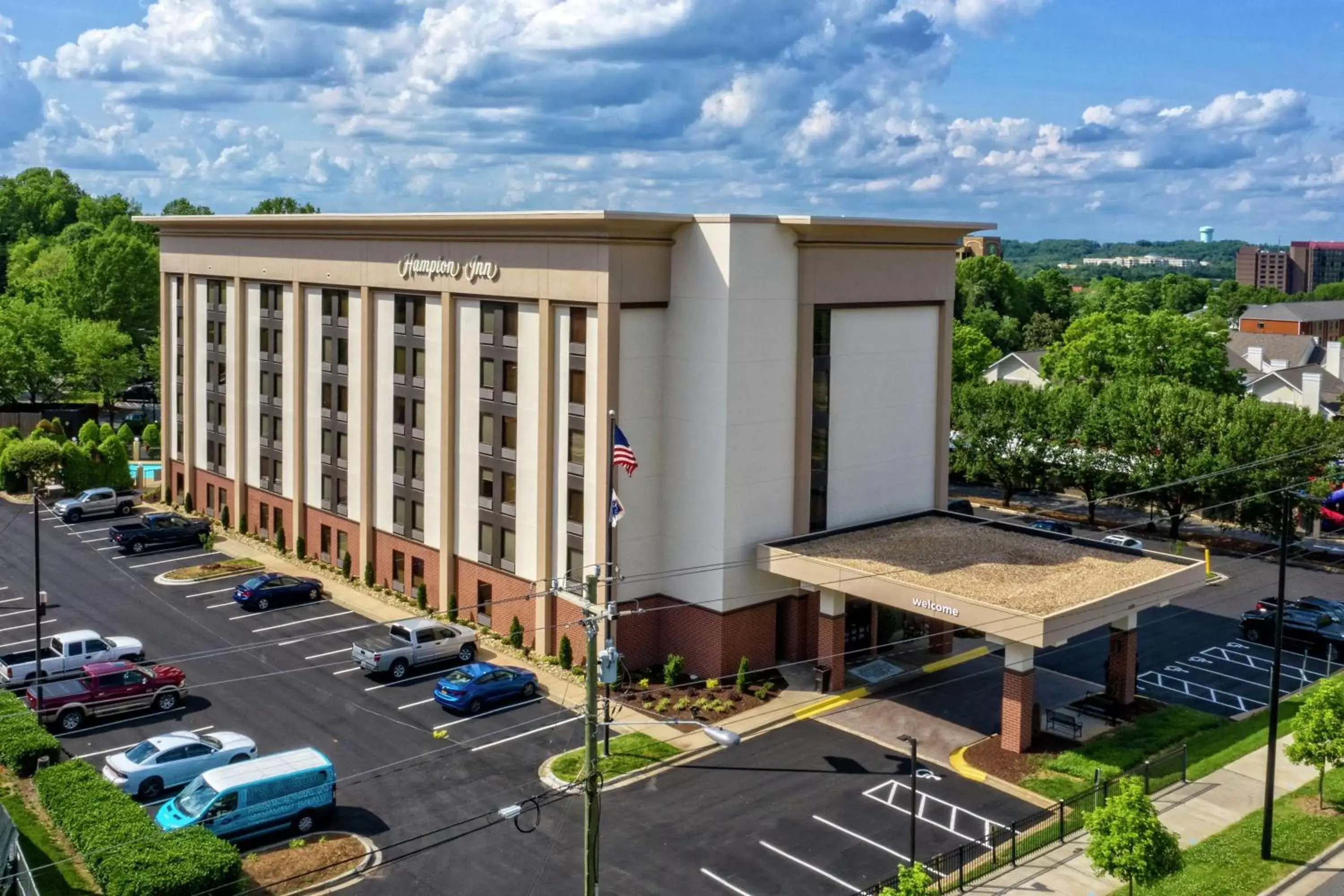 Property building in Hampton Inn Charlotte University Place Property building in Hampton Inn Charlotte University Place